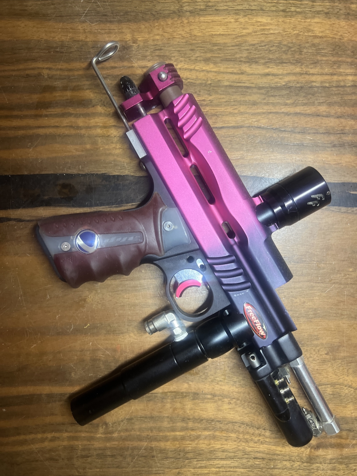 Paintball Autococker Team Lockout Freeflow 1/10 Pink Fade Millennium