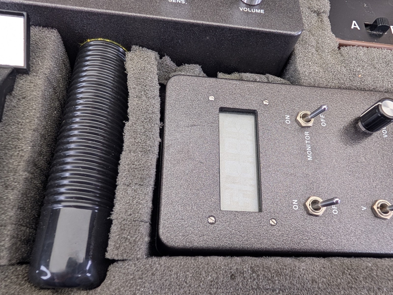 AS IS - UNTESTED Counter Surveillance Electronics Kit Bug Sweep RF Locator Used