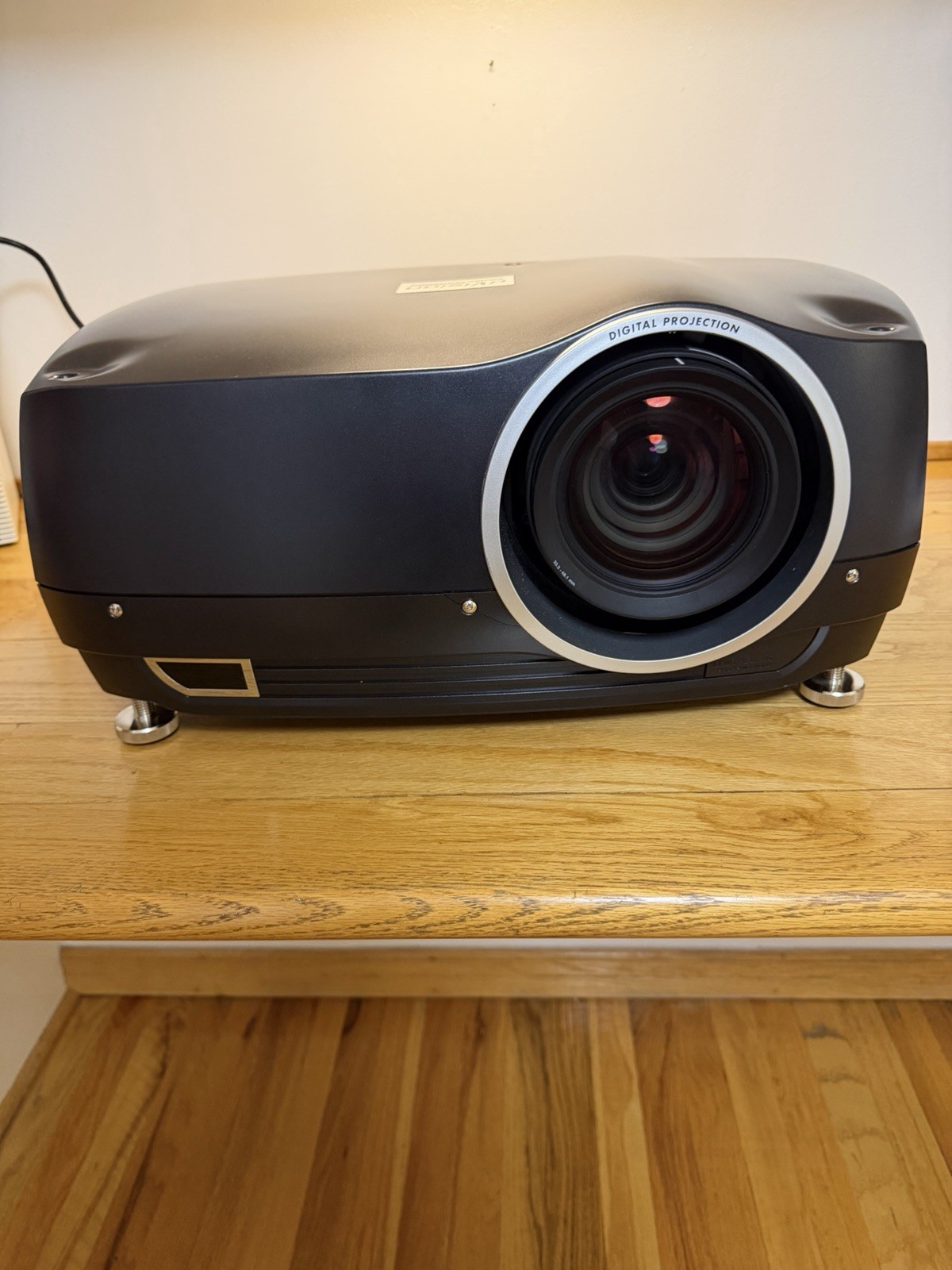 dVision Digital Projection 30 1080P XC Projector/Works Well/Good Battery Life