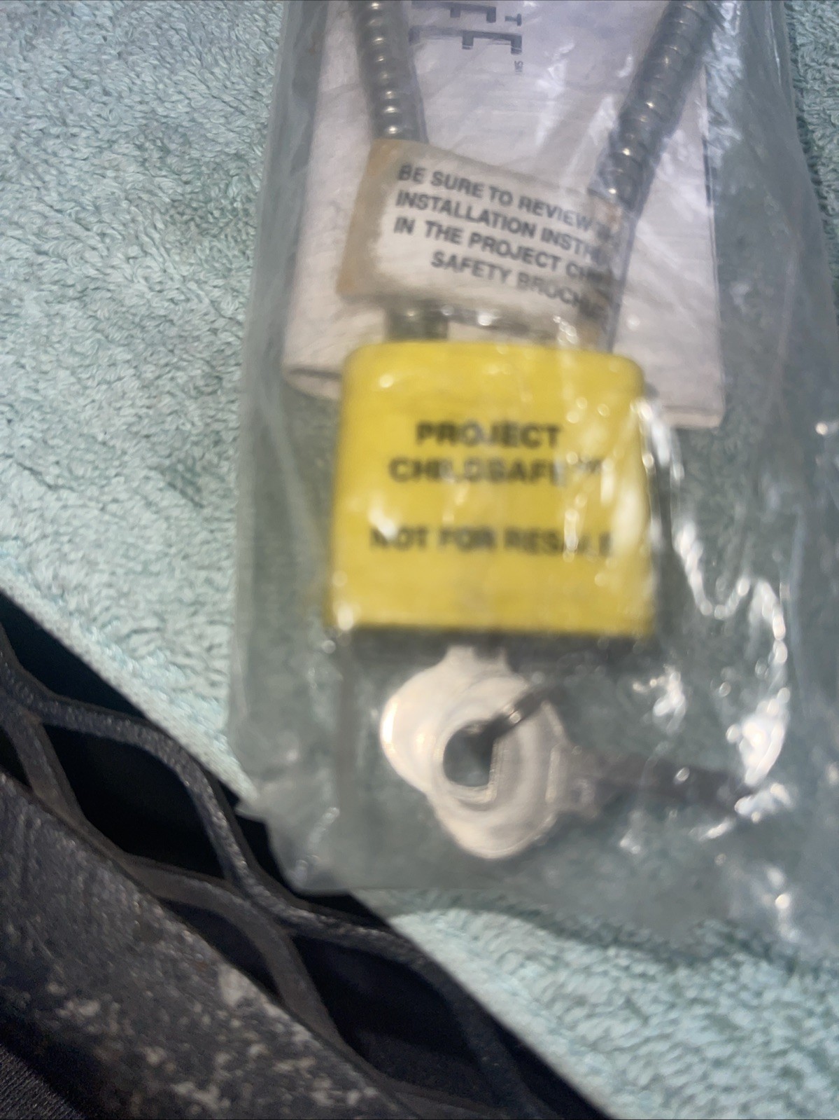 Project Child safe Gun Lock w/2 Keys and Instructions