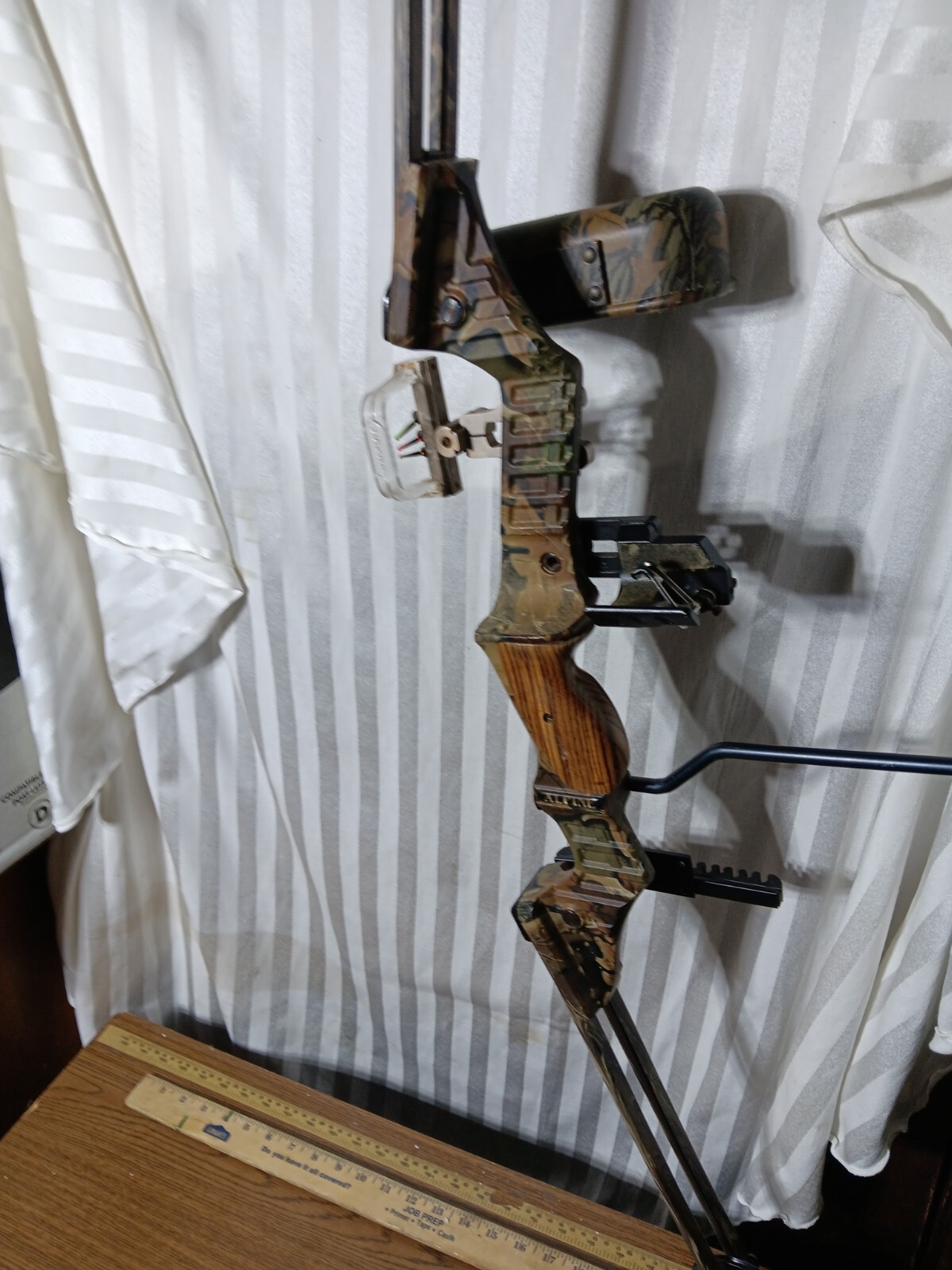 ALPINE RIDGE RUNNER LITE COMPOUND BOW RH Fully Loaded, Lot Of Extras!