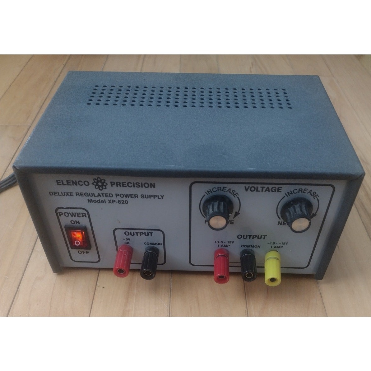 Elenco Precision Deluxe Regulated Power Supply Model XP-600