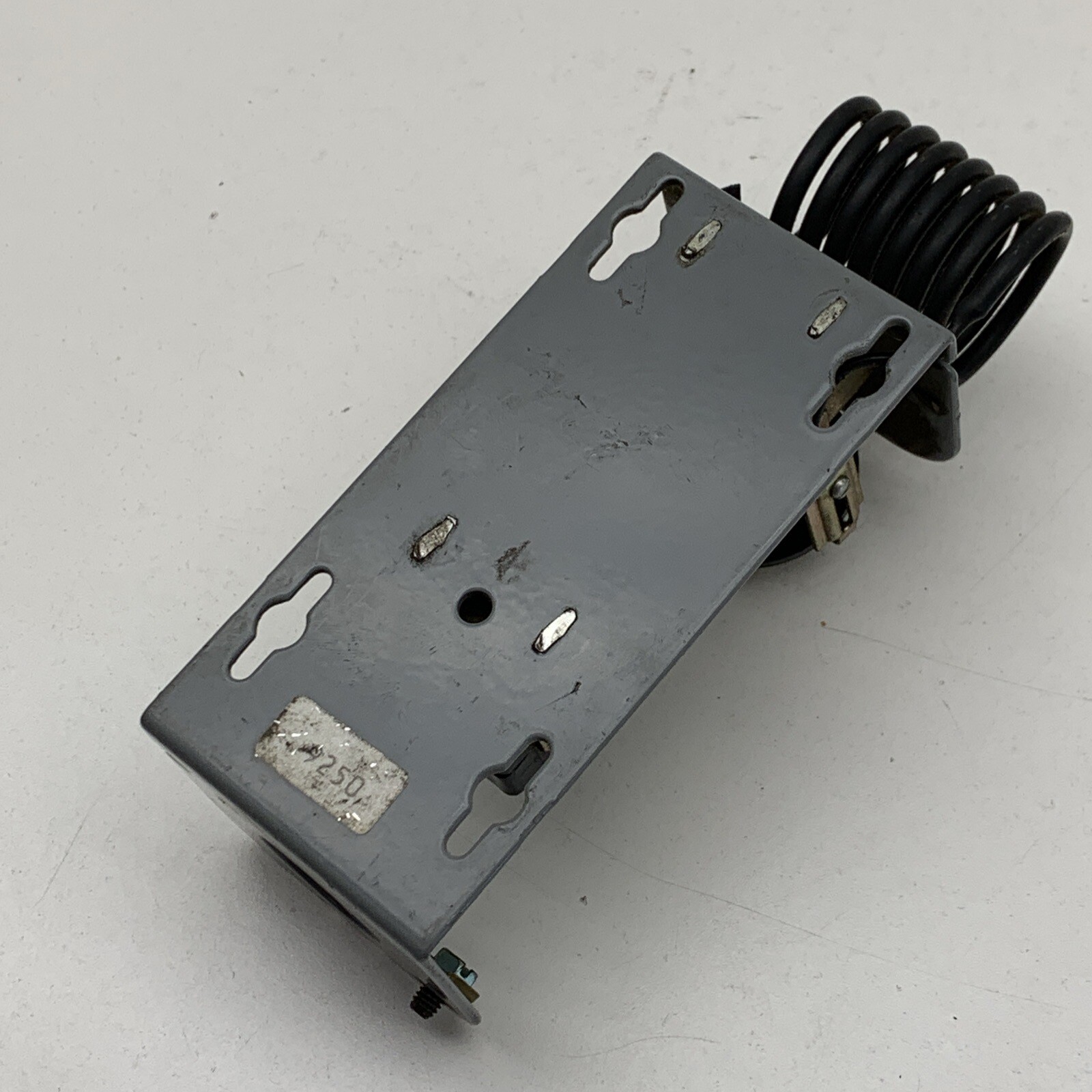 Johnson Controls Penn 9250 Thermostat, Missing Cover