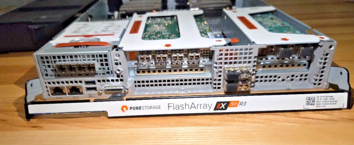 PureStorage Pure FlashArray X50 R3 83-0352-00