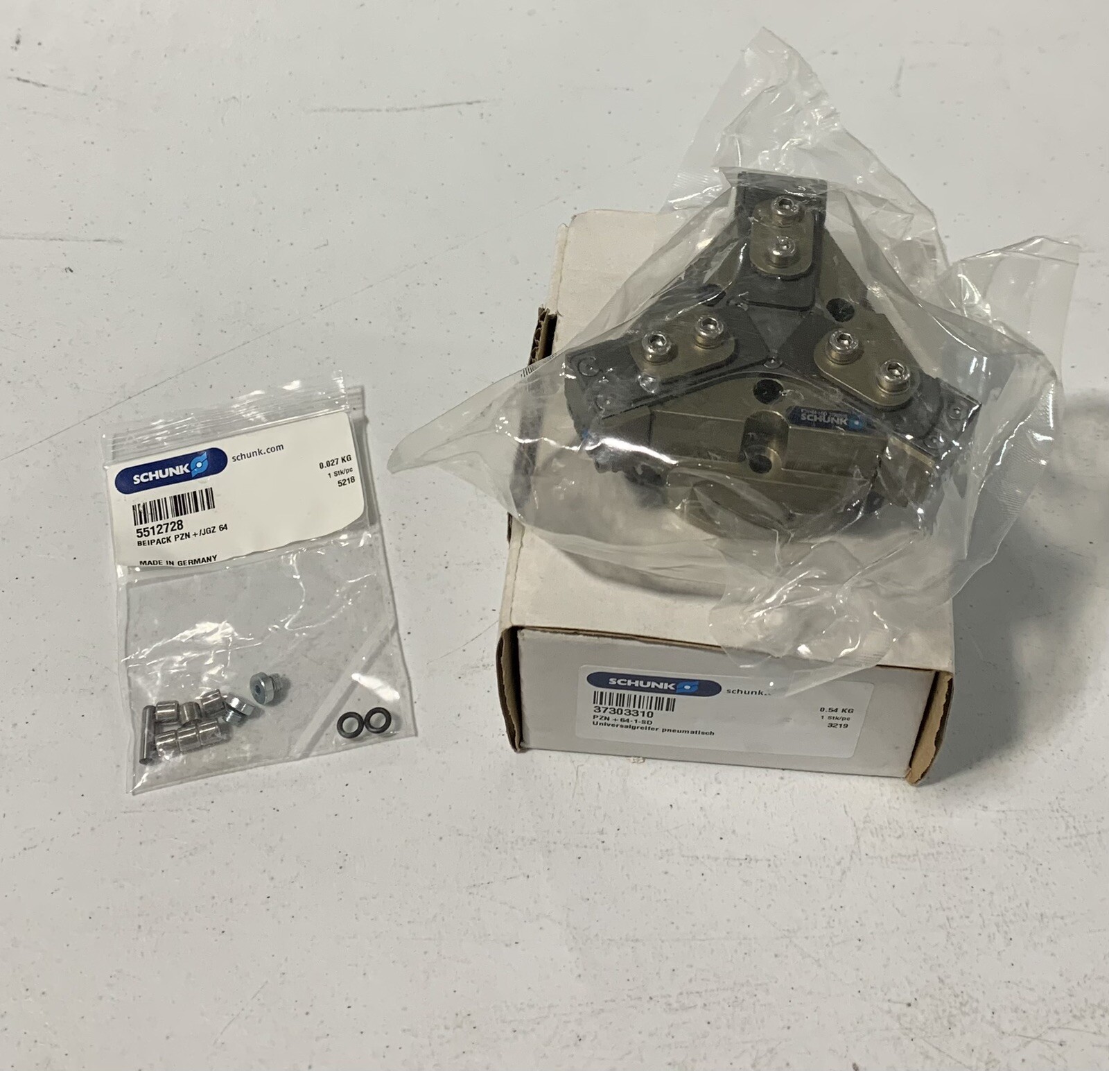 Schunk PZN-plus 64-1-SD / 37303310 Universal Gripper w/ 5512728 Kit *NEW IN BOX*