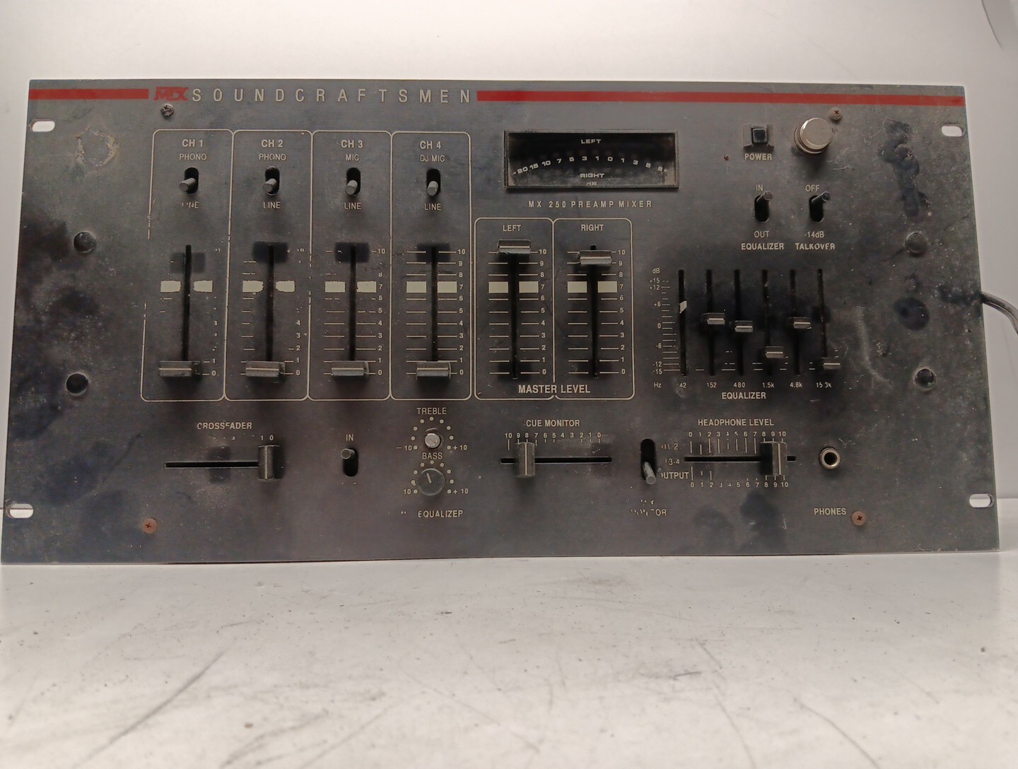 Mixer MTX Soundcraftsmen MX 250, 2 Phono, 4 Line, 2 Mic, & 2 Master Outs