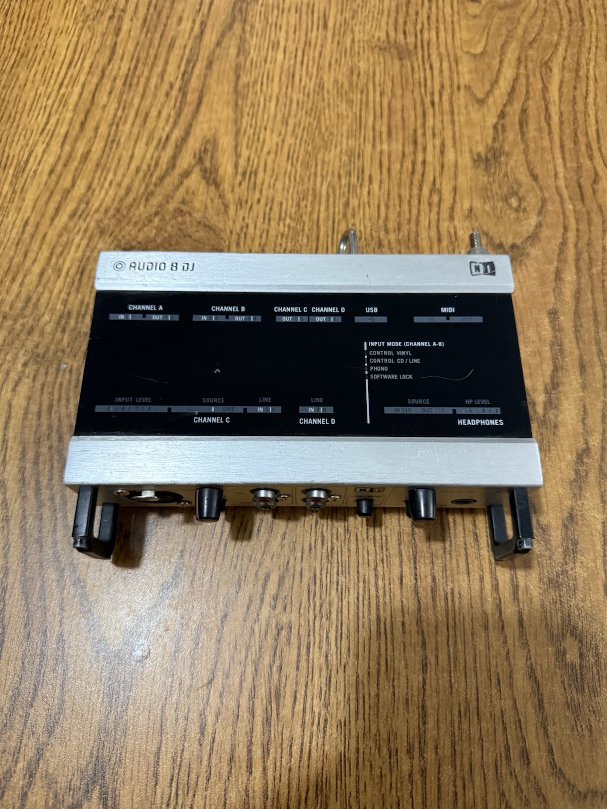 Native Instruments Audio 8 DJ USB Audio/MIDI Interface, 4 Channels, RCA, MIDI