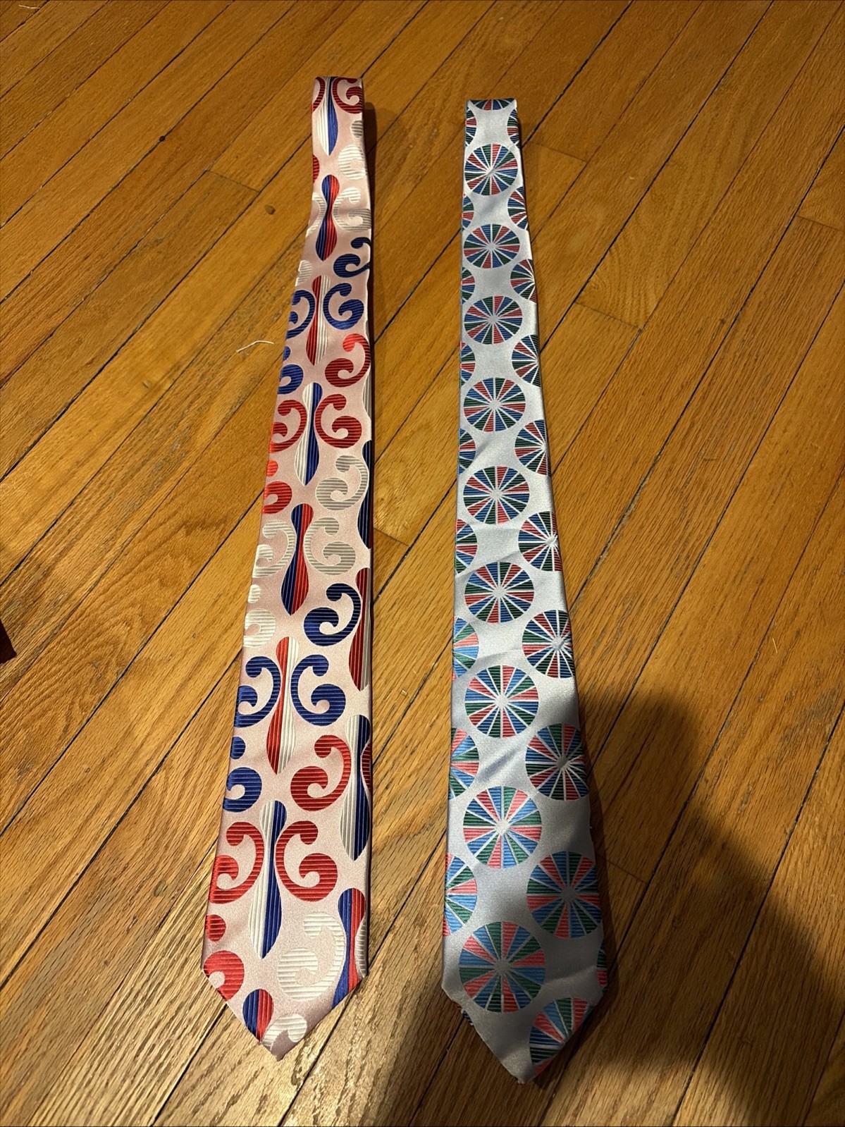 2 Verse 9 By Maurizio Menswear silk neckties with bright colorful patterns