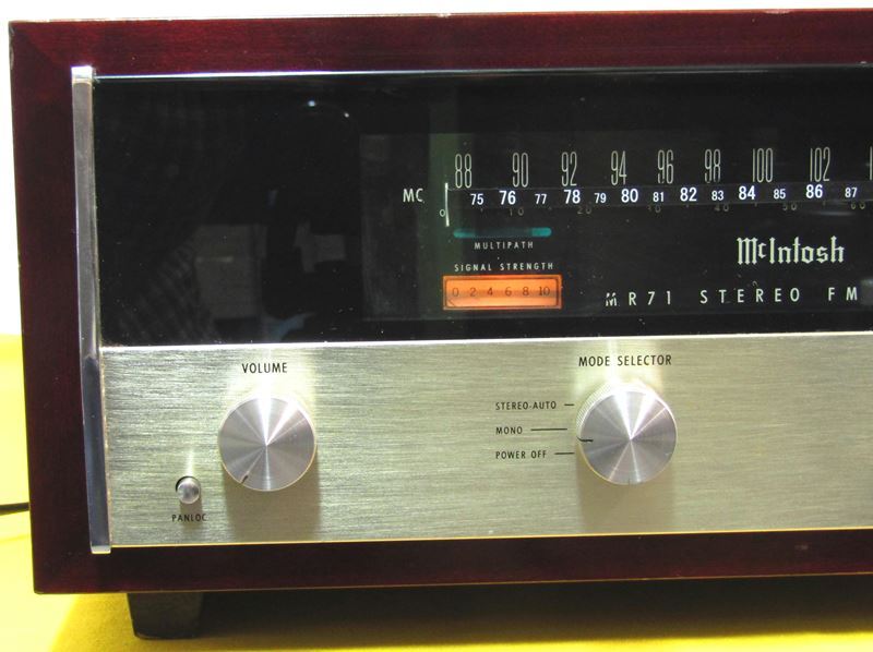 McIntosh MR71 Stereophonic FM Tuner Working Fullymaintained w/outer wooden frame