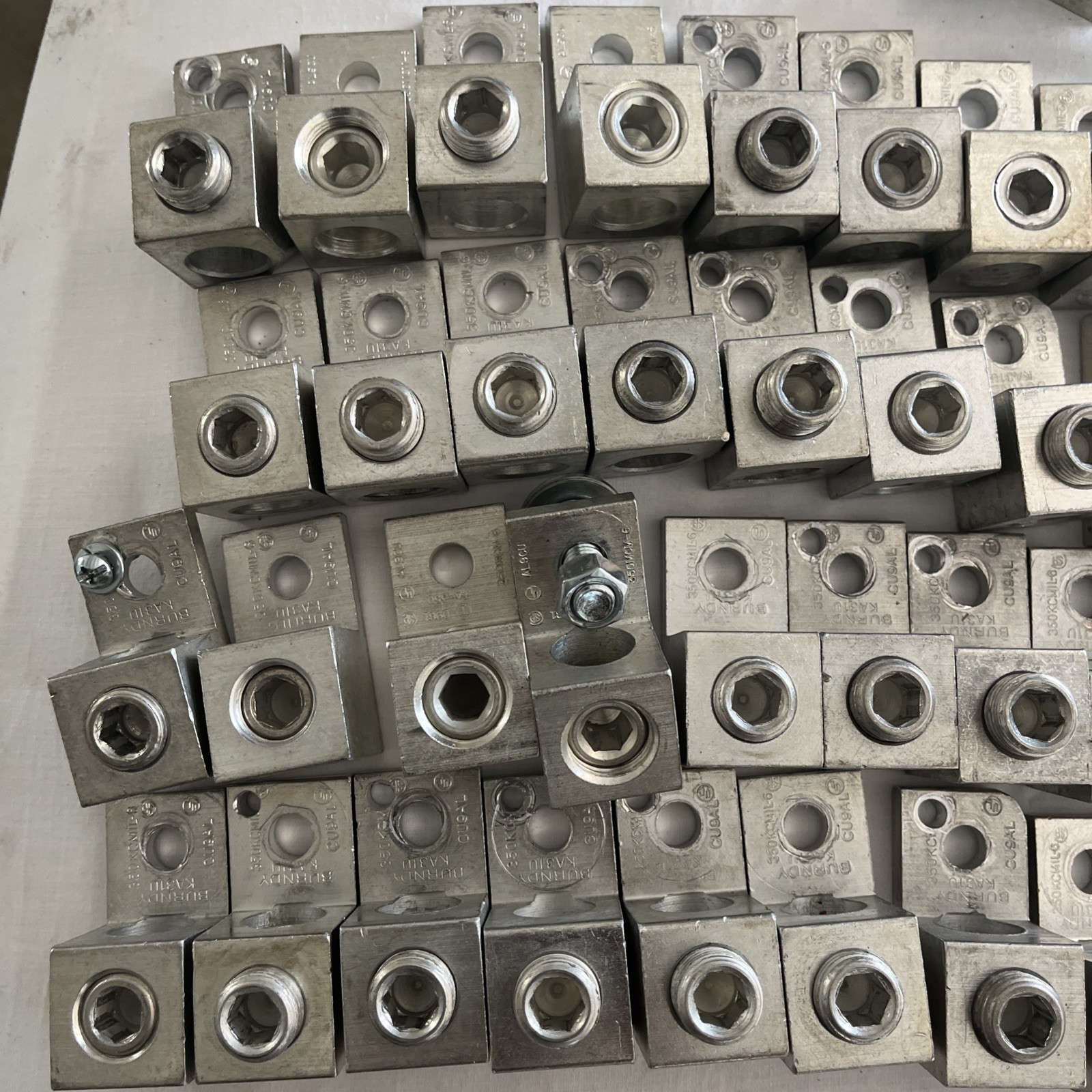 BURNDY KA31U MechConn,Aluminum,3/8 in,Hex 22C176
