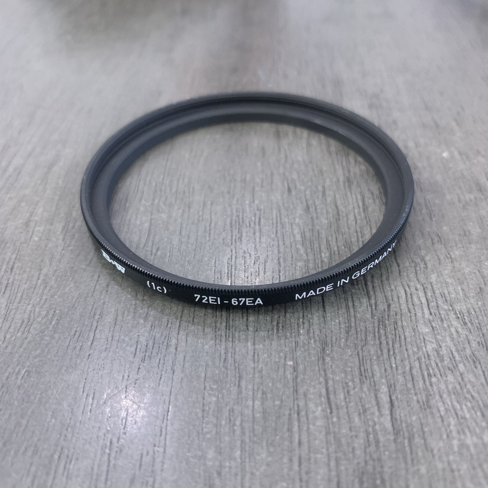 B+W (1c) 72Ei-67EA 72mm to 67mm Step-Down Ring Adapter Black 72-67mm