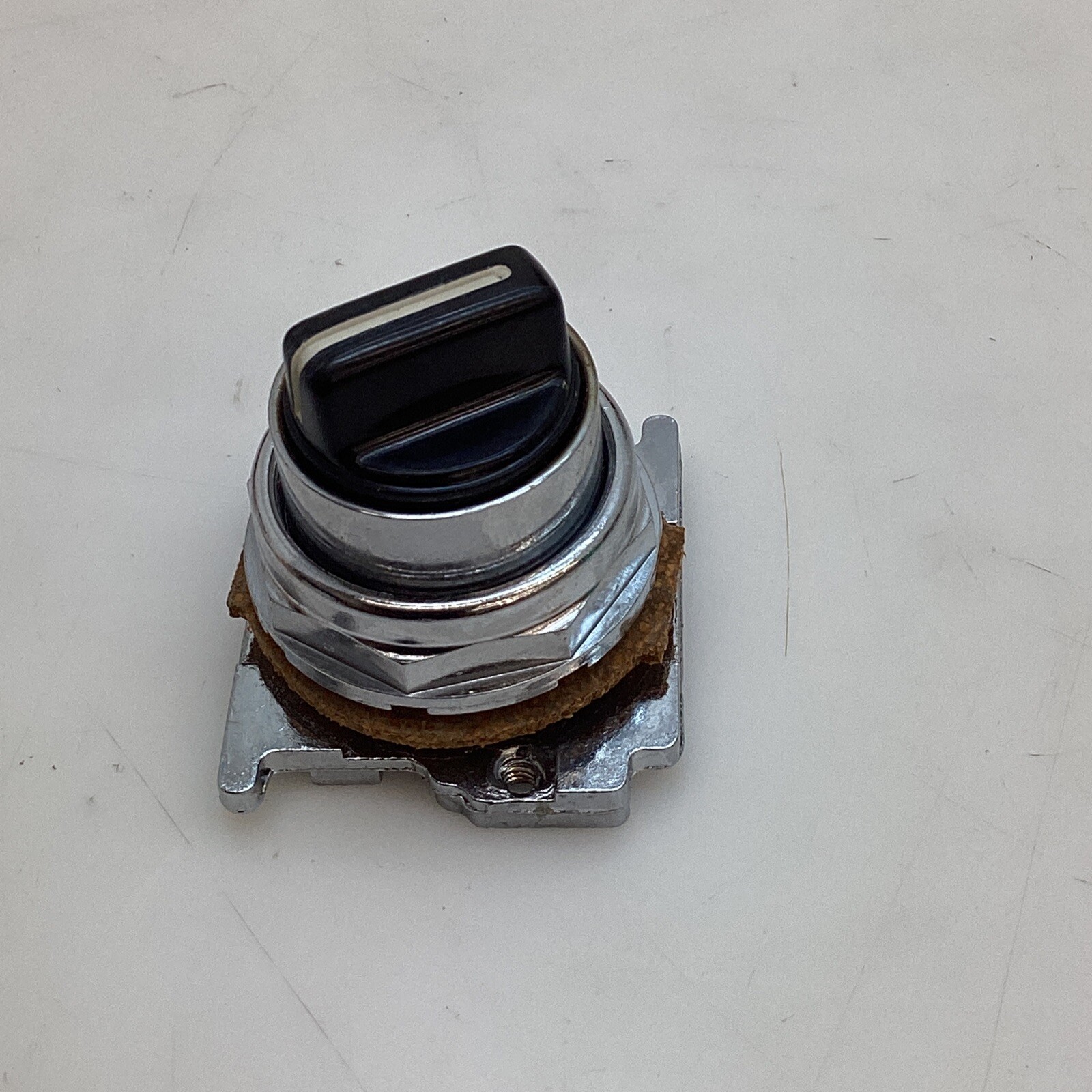 CUTLER HAMMER SELECTOR SWITCH 10250T1367 New