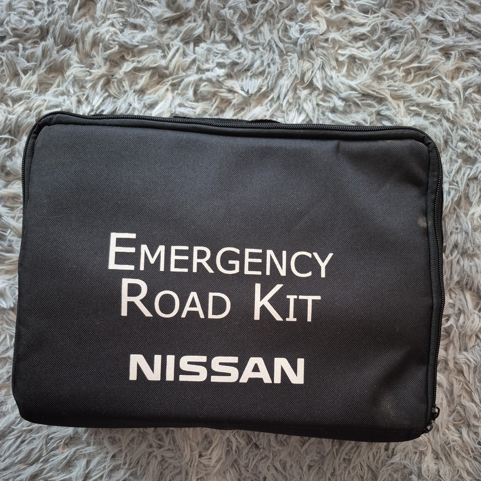 NISSAN INFINITI AUTOMOTIVE EMERGENCY ROAD ASSISTANCE KIT WITH CASE OEM NEW!!!
