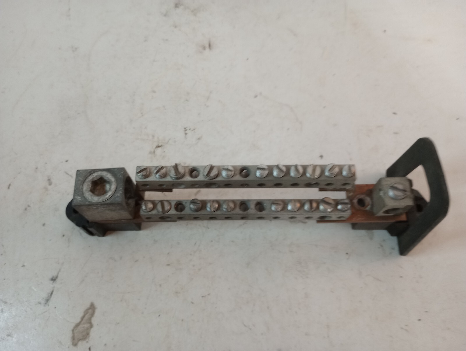 Eaton Neutral Kit 200 Amp Pullout