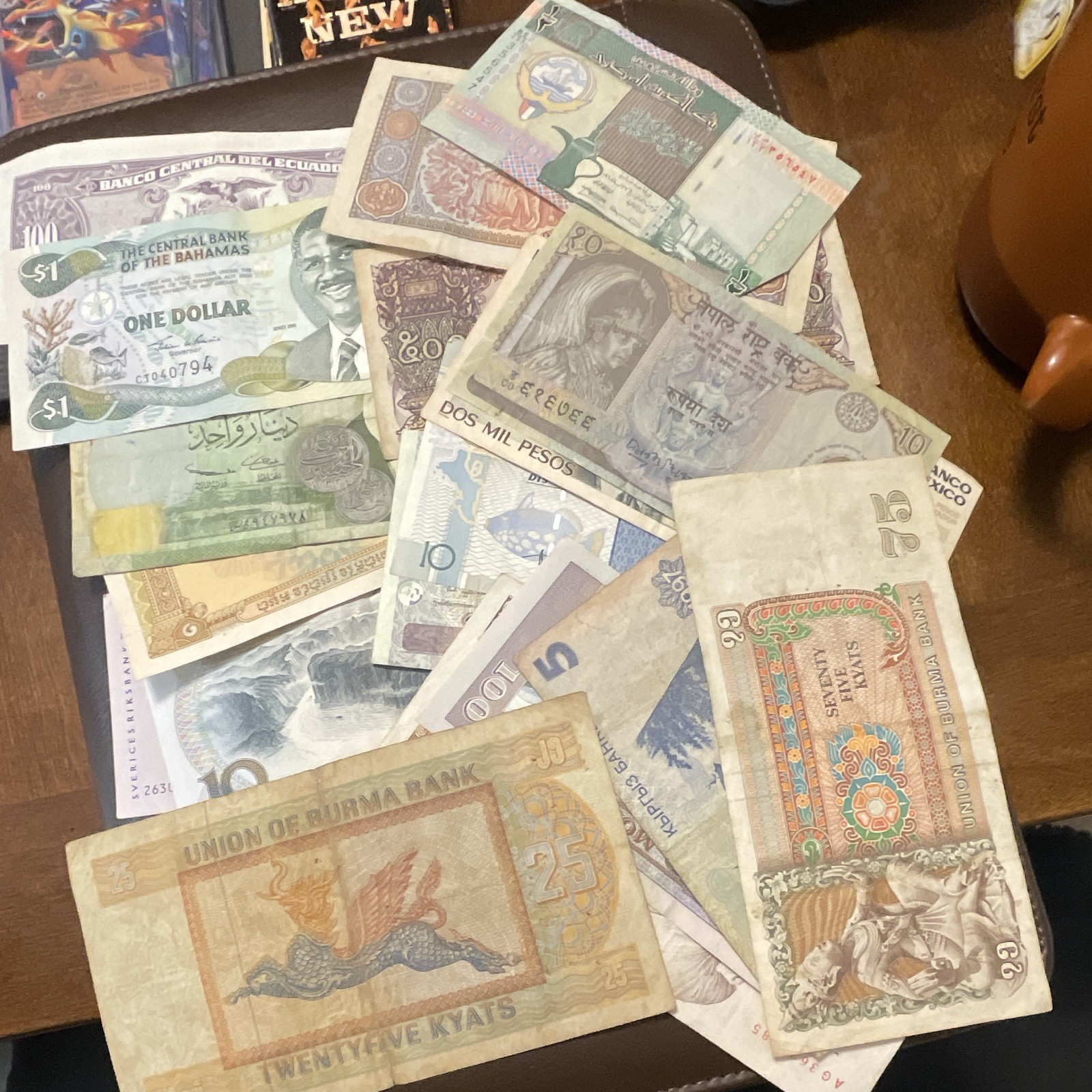 Mixed World Paper Money Banknote Lot - Bahamas Mexico Ecuador Seychelles