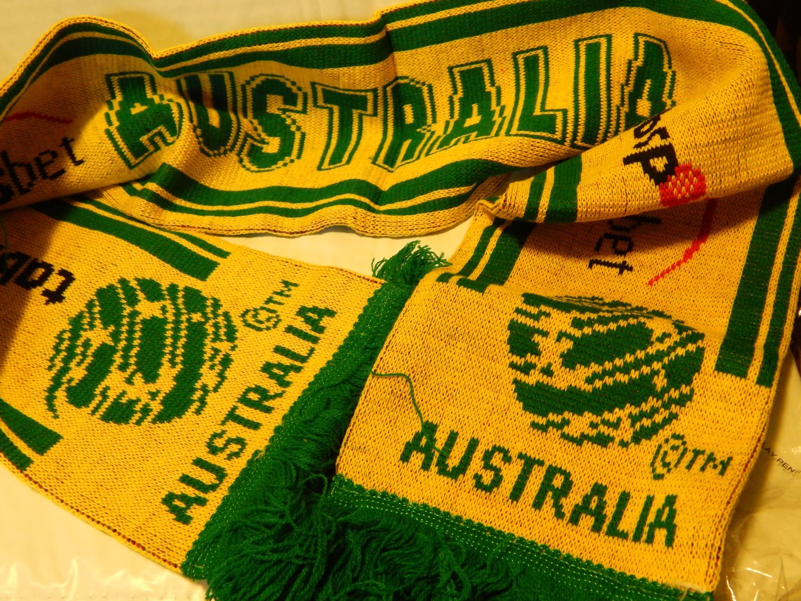 *NEW* - Australia - Tabsportsbet - YELLOW/GREEN - w/ TASSELS - Scarve - Decor