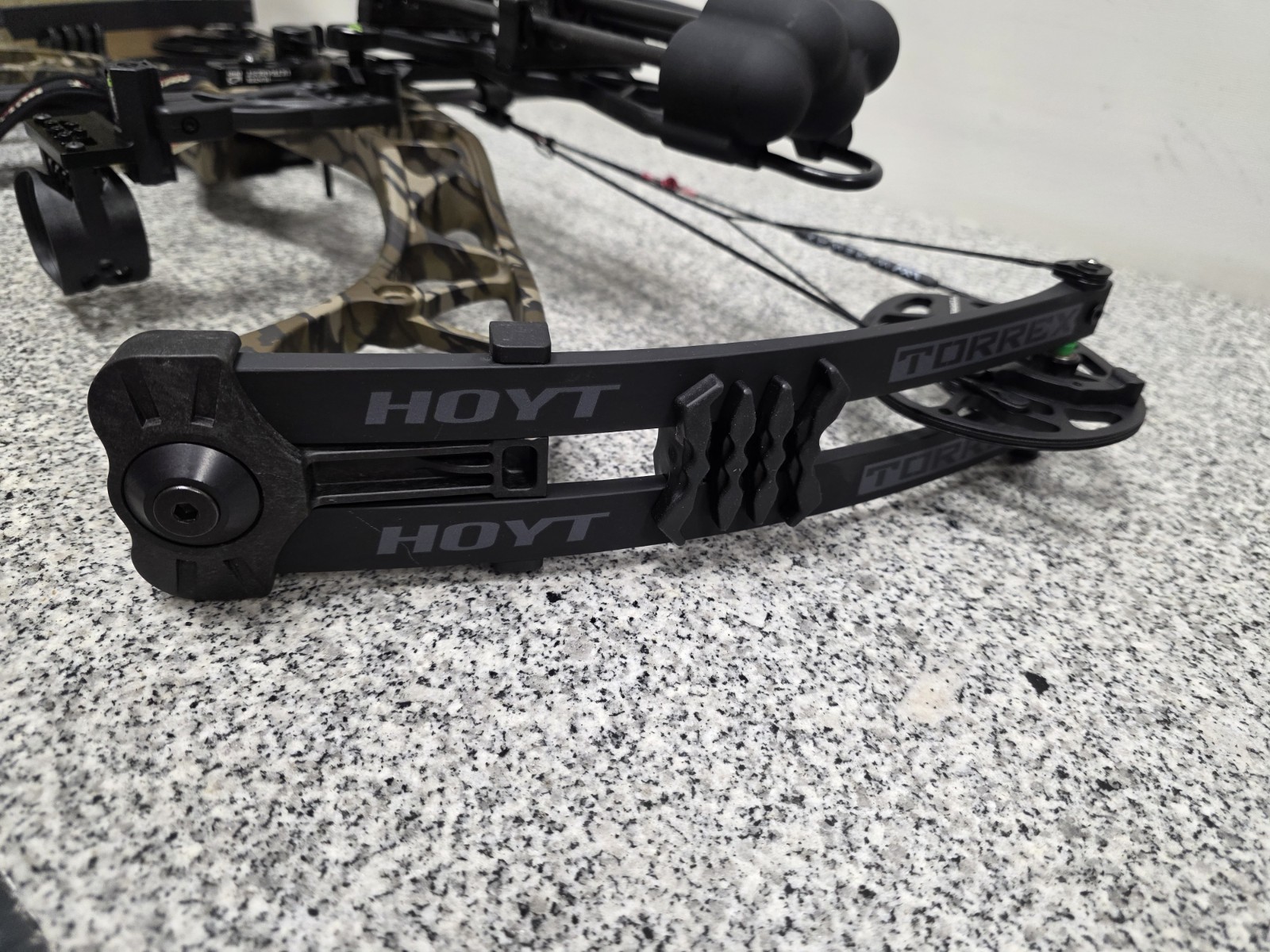 Hoyt Torrex 1275810 Compound Bow RH 60-70lb