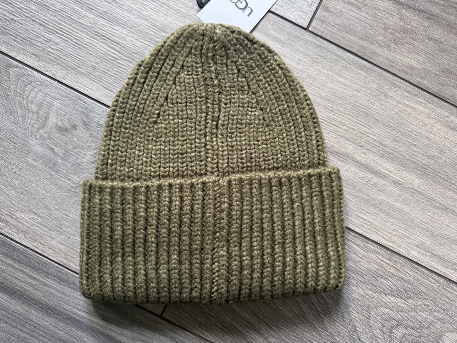 UGG CHUNKY UNISEX RIBBED CUFFED KNIT BEANIE, PURPLE,IVORY,OLIVE,YELLOW, NWT, OS
