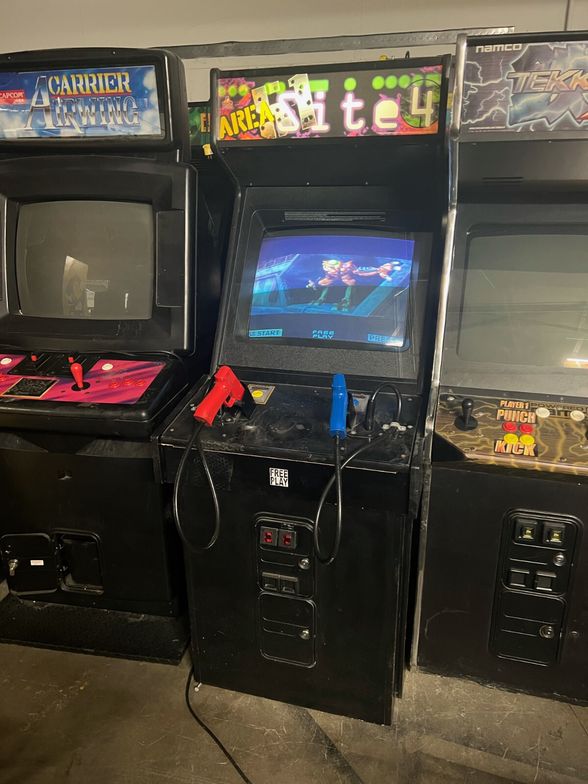 SITE 4 ARCADE MACHINE by ATARI 1998 (AREA 51)