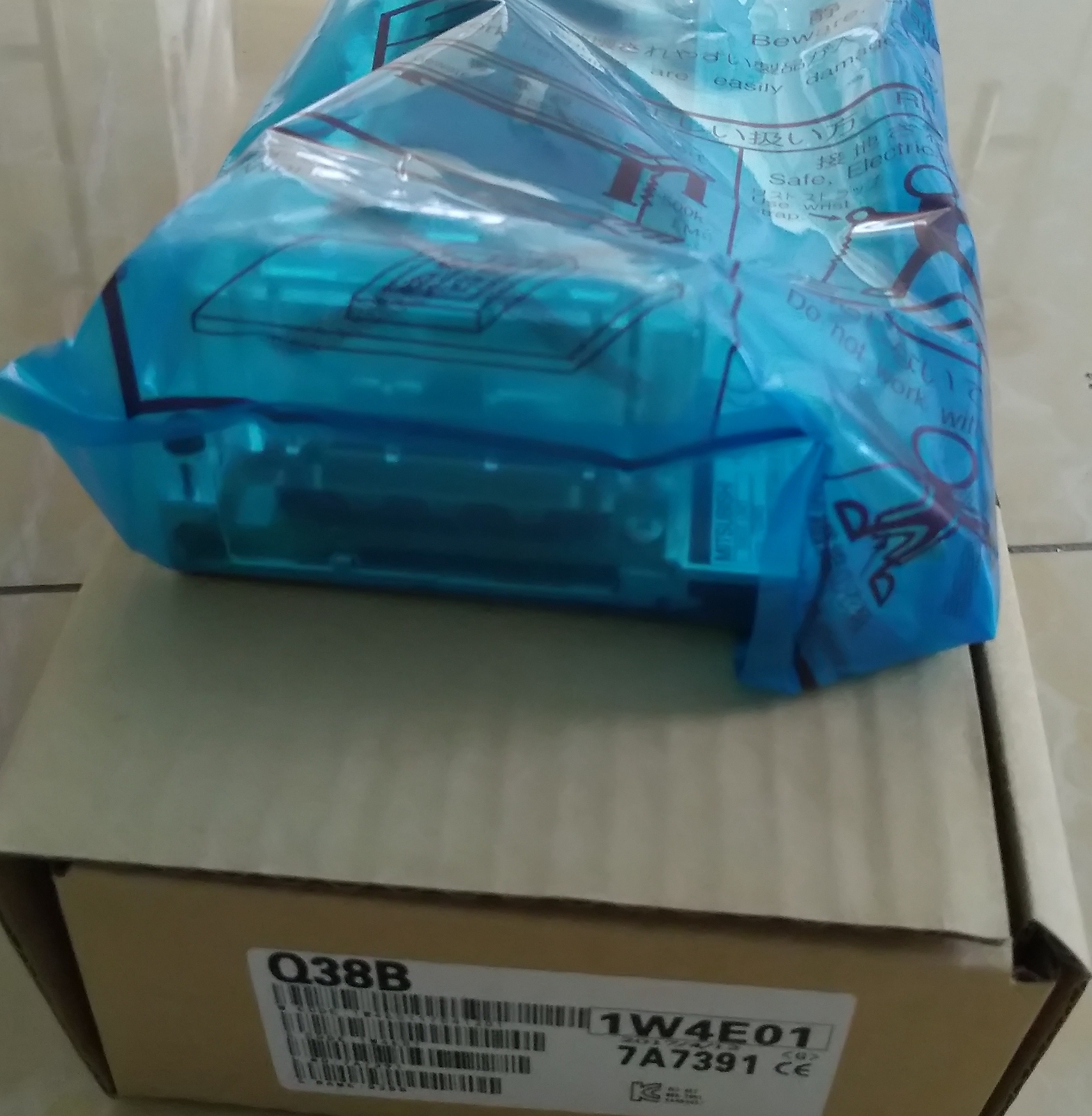 NEW Mitsubishi Q38B Programmable Logic Controller 8 I/O Slots CPU Base