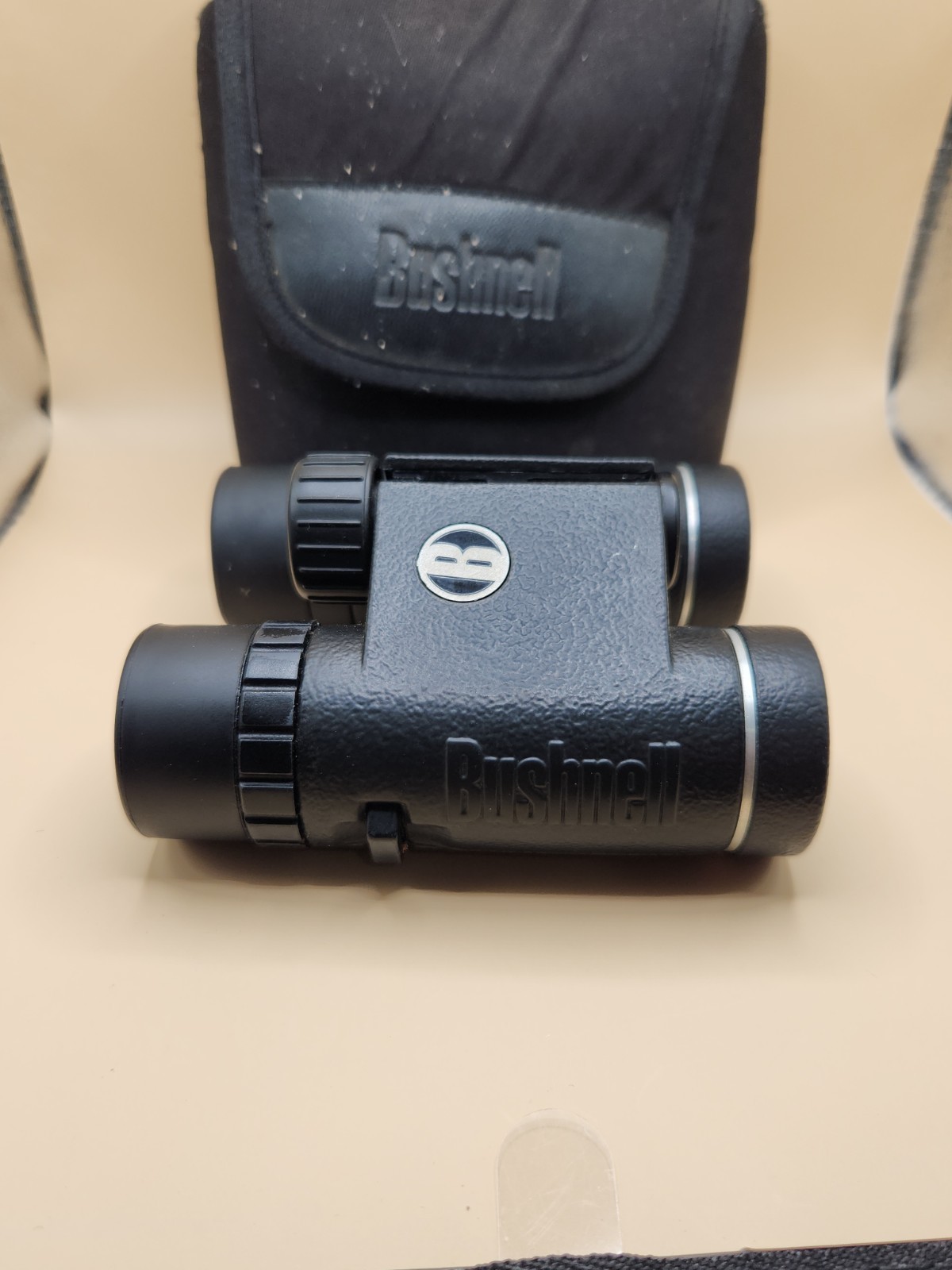 Bushnell Binoculars 10x25 FOV 330 FT With Soft Shell Protector Case