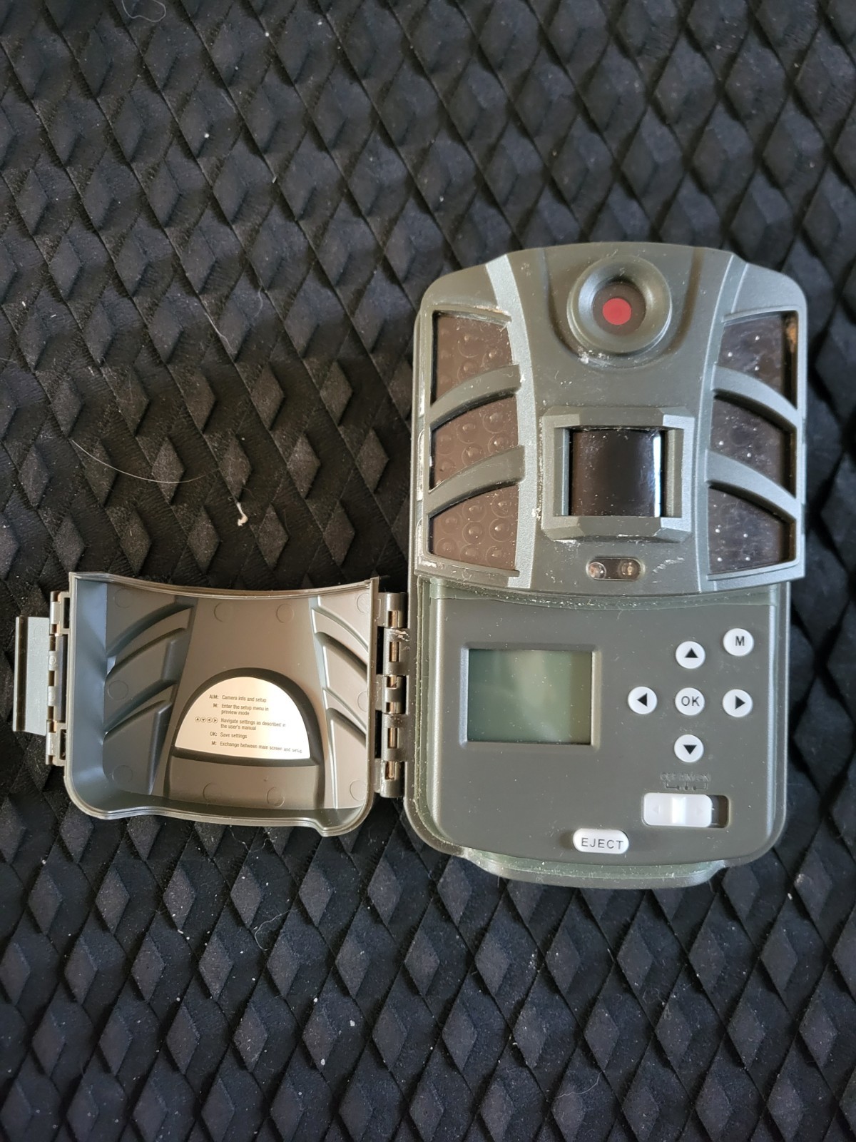 Trail Camera - Cabelas outfitter 30MP IR BLK - No GLOW