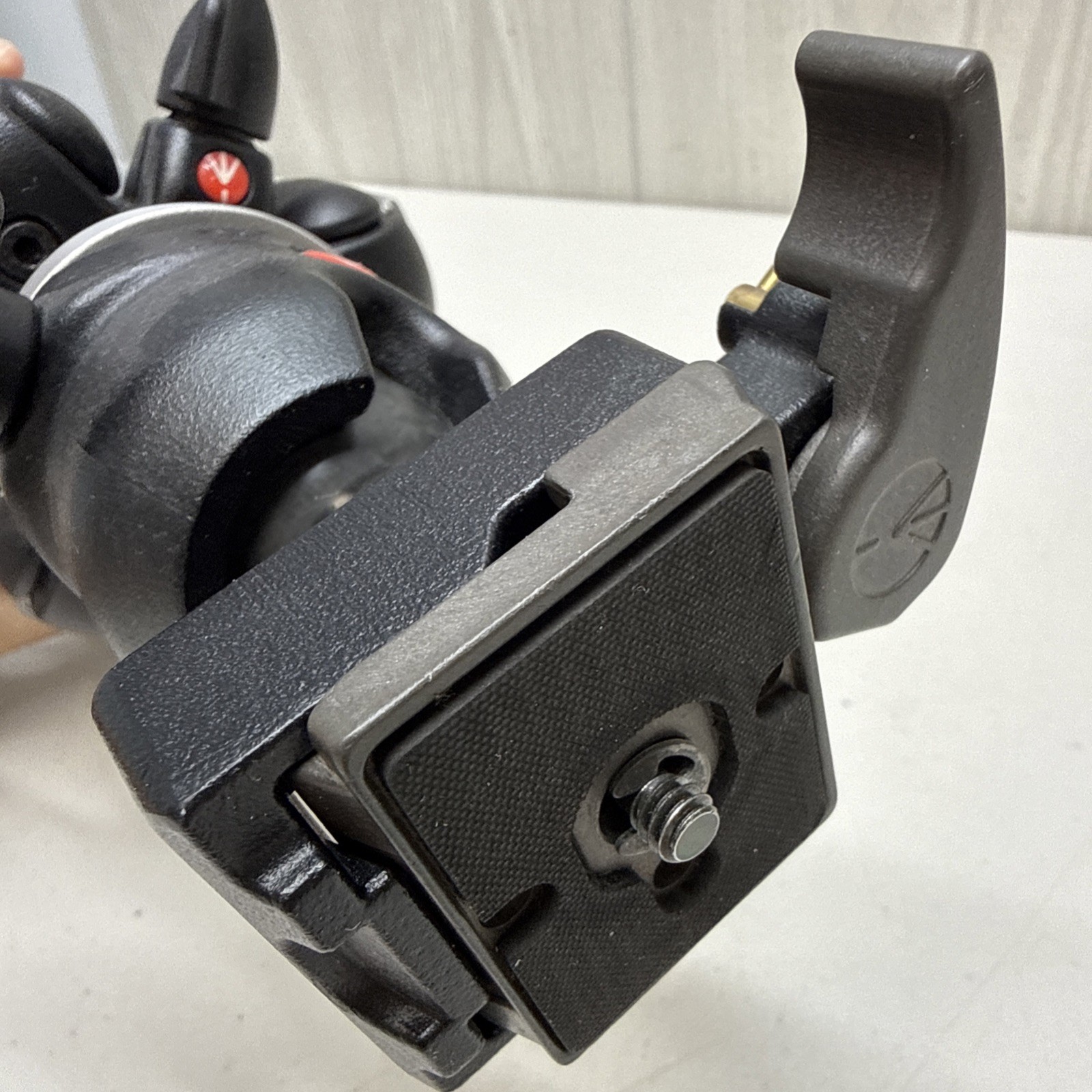 Manfrotto 190CL Tripod with Compact Ball Head 486RC2