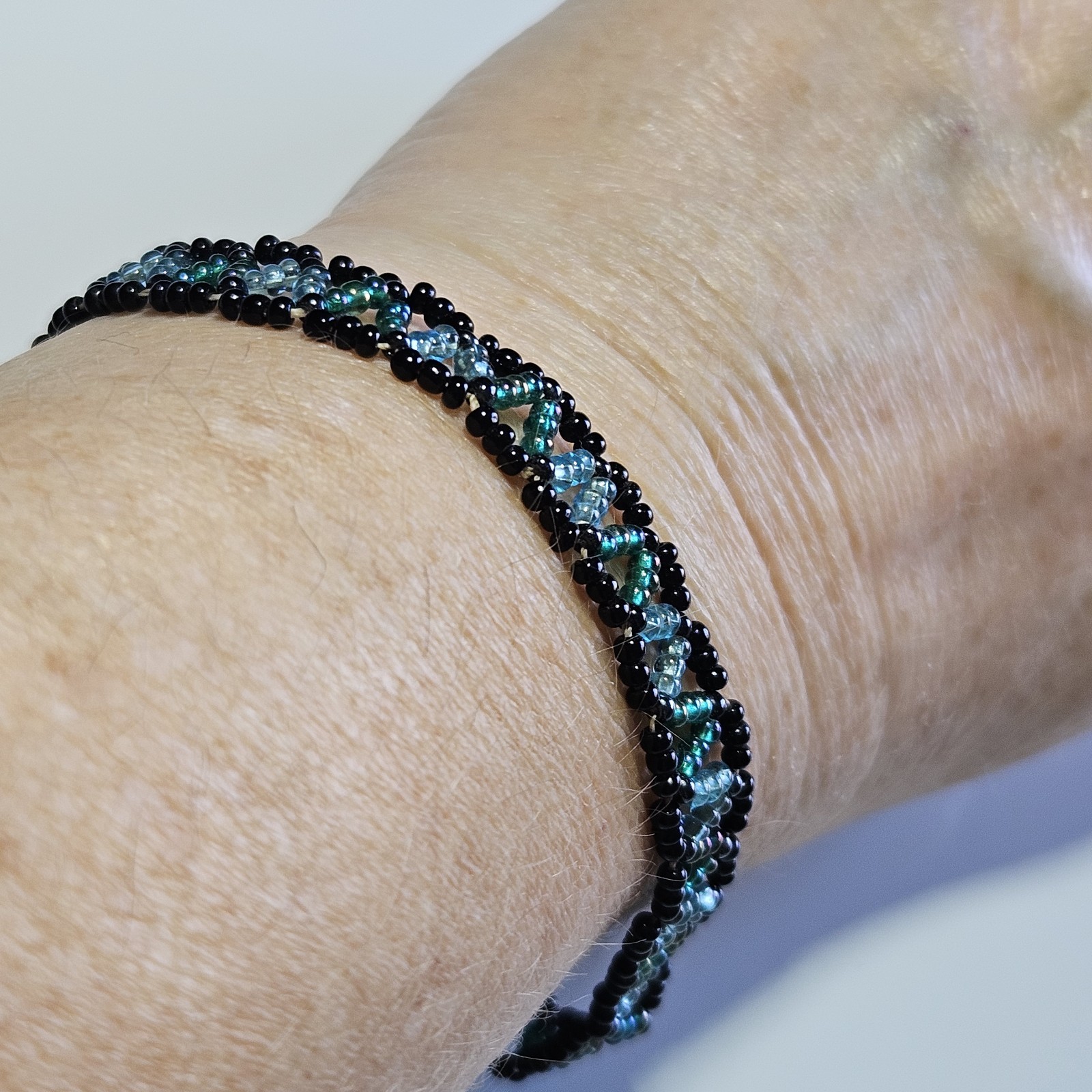 Artisan Handmade Blue And Black Seed Bead Bracelet 7"