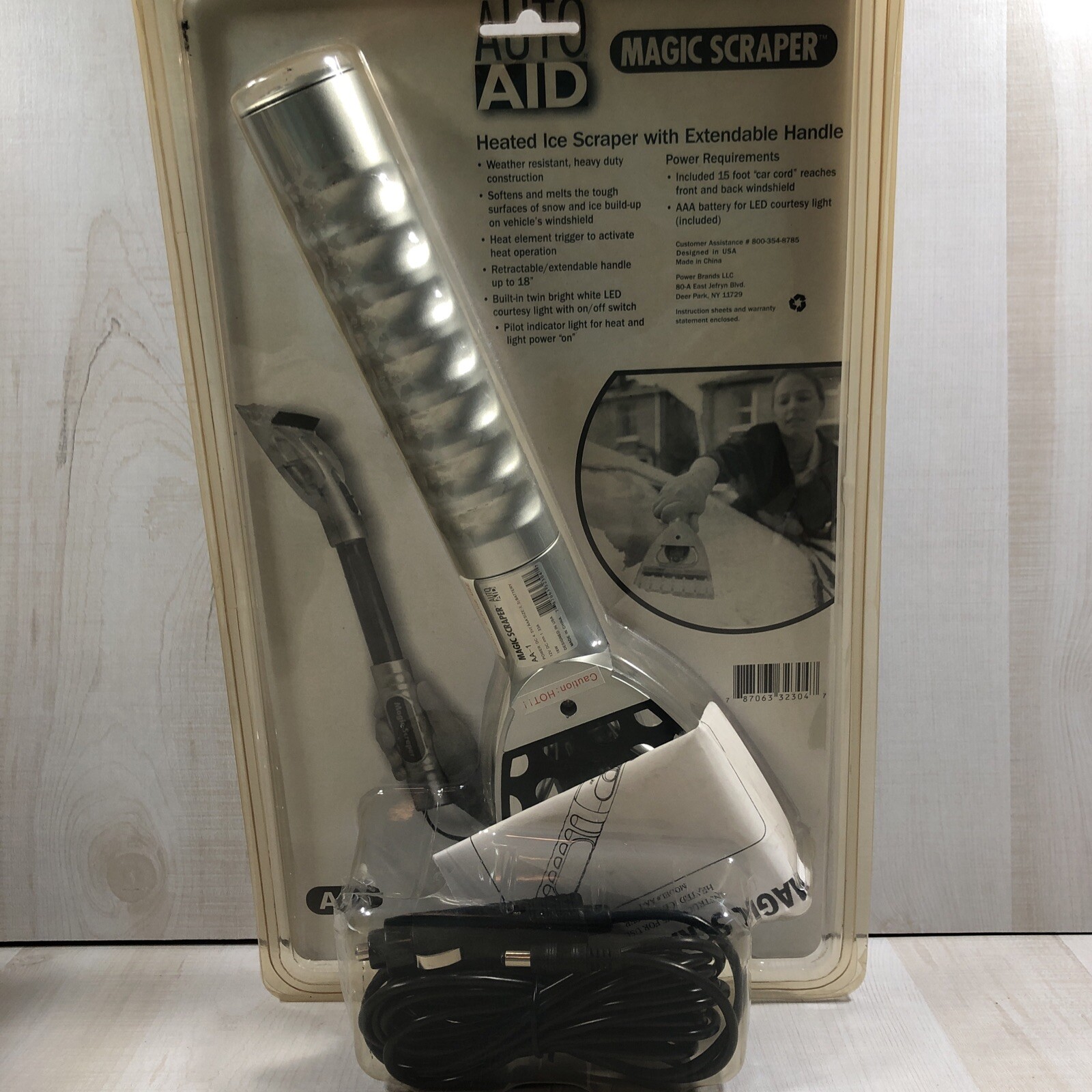 Auto Aid - Heated Ice Scraper "Magic Scraper" Retractable Extendable Handle 18"