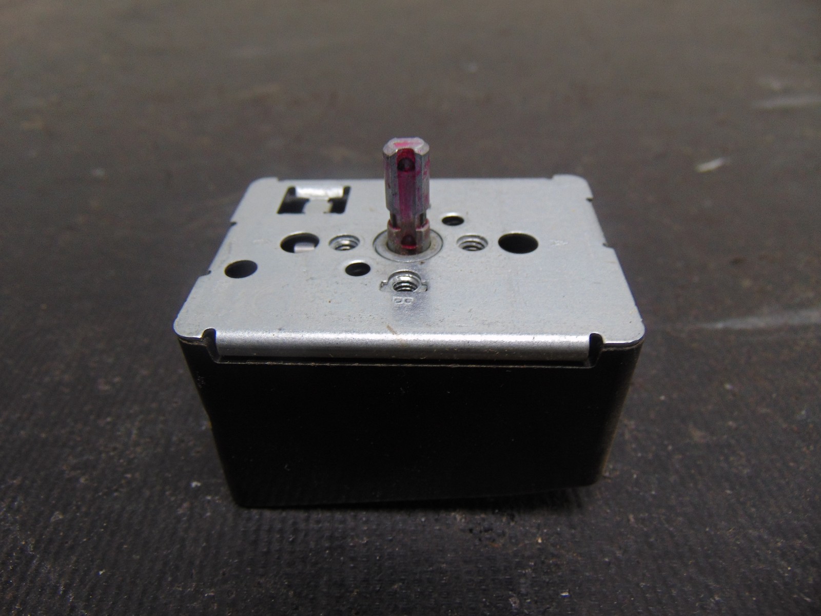 Whirlpool Range RF375PXDW0 Burner Infinite Control Switch 3148954