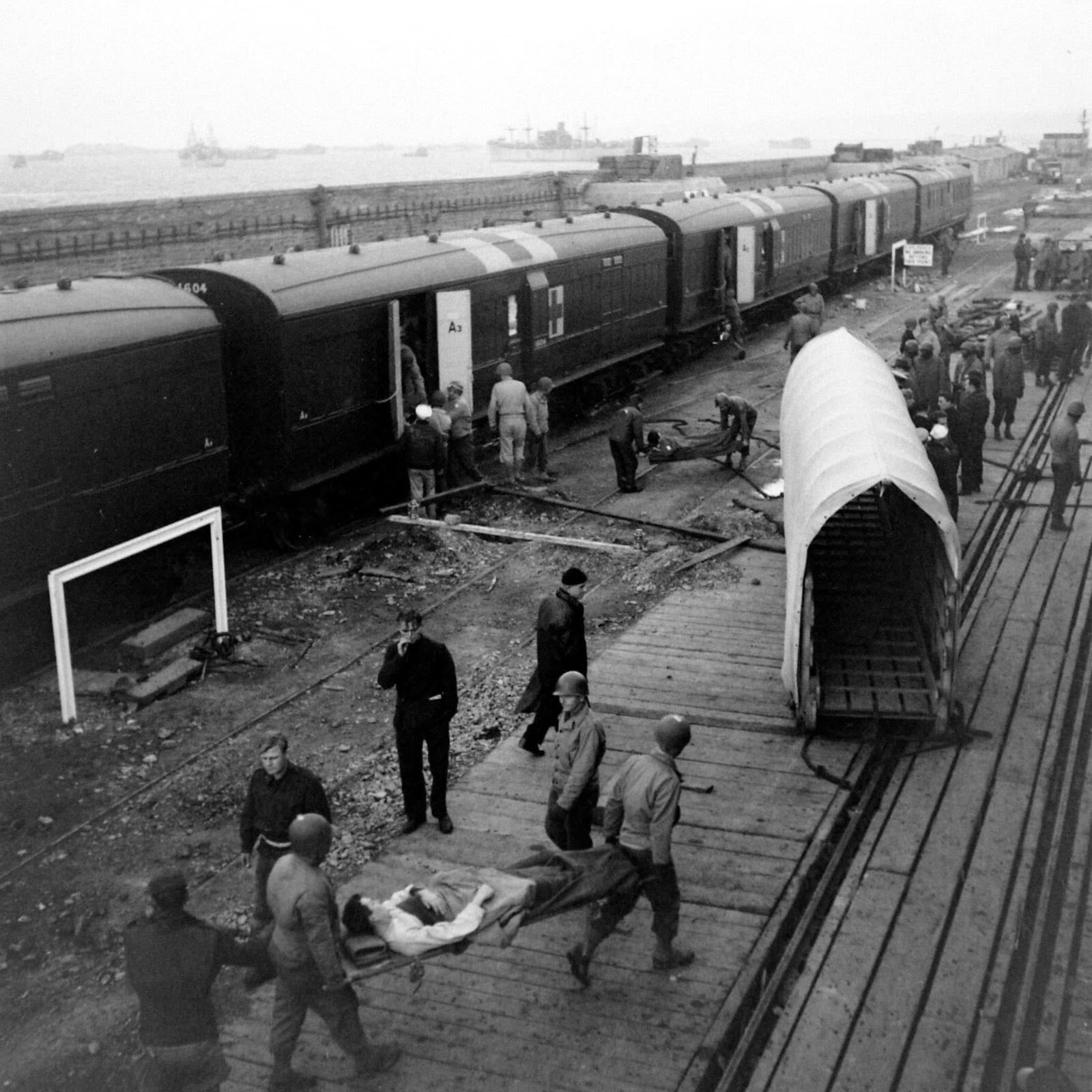 WW2 WWII Photo World War Two / US Military Railroad France 1944 Railway Train