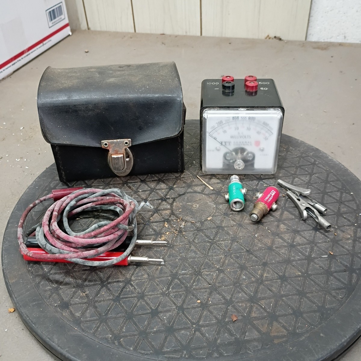 Vintage ITT General Controls 500R106 DC Millivolt Meter 0-1000 Millivolts