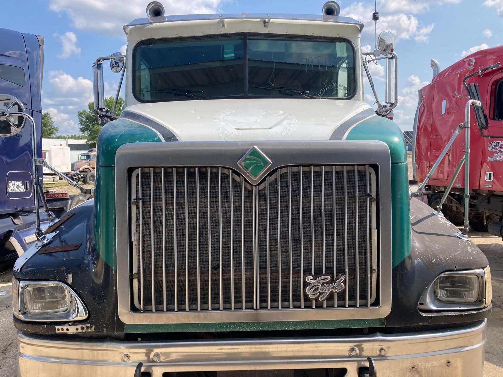 1997-2011 International 9200 Grille - Used