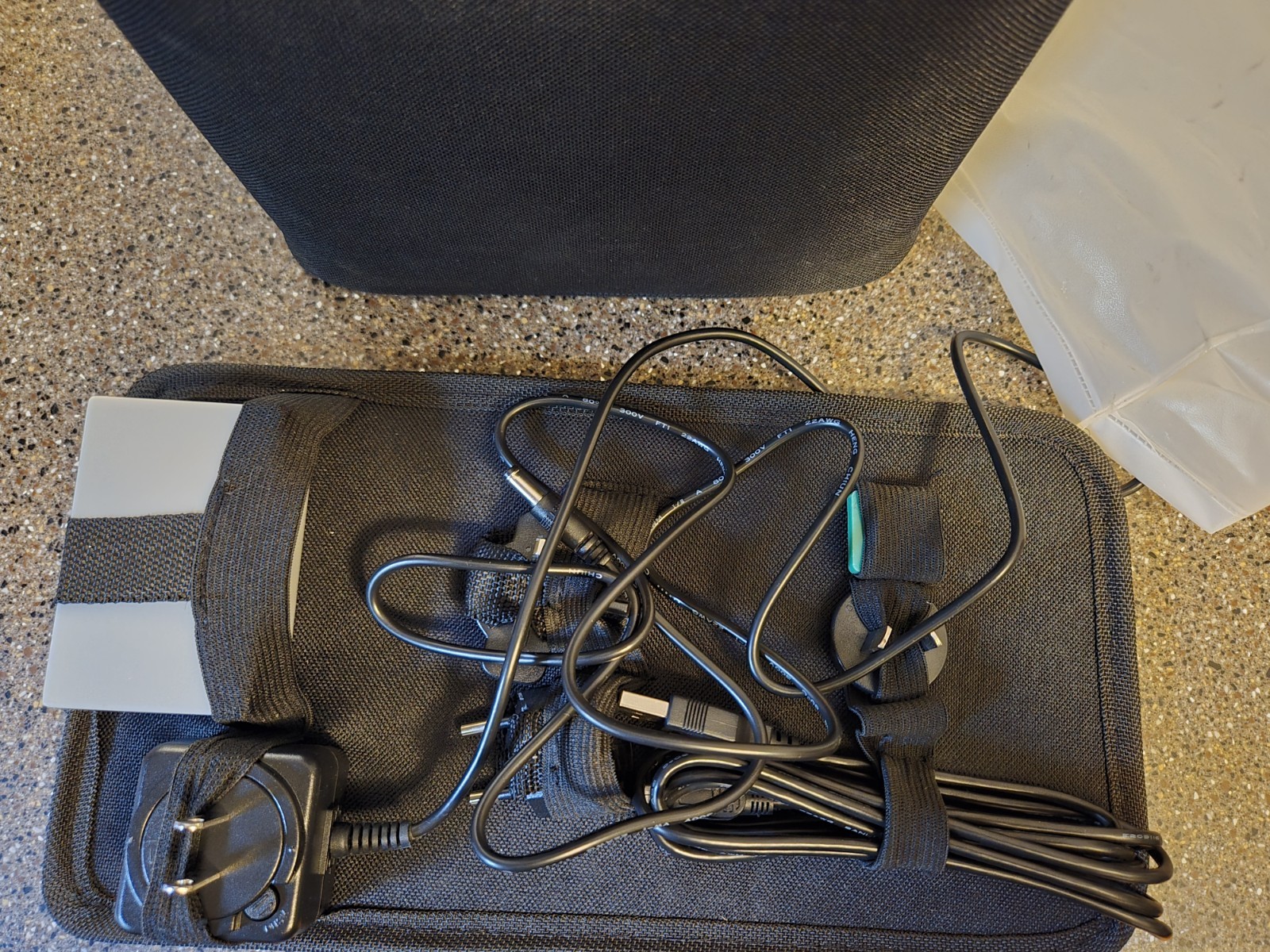 Celestron LCD Digital Microscope (44340) With Carrying Bag And Box