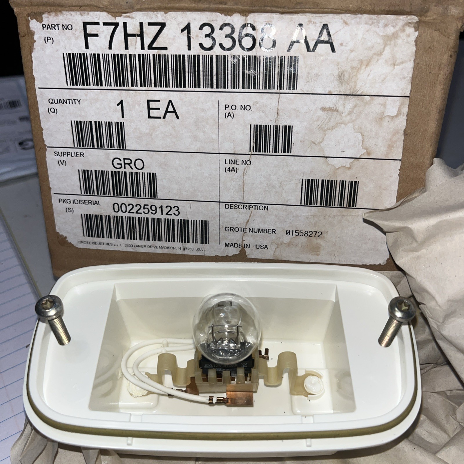 F7HZ 13368 AA Side Turn Signal Housing Assembly for Freightliner