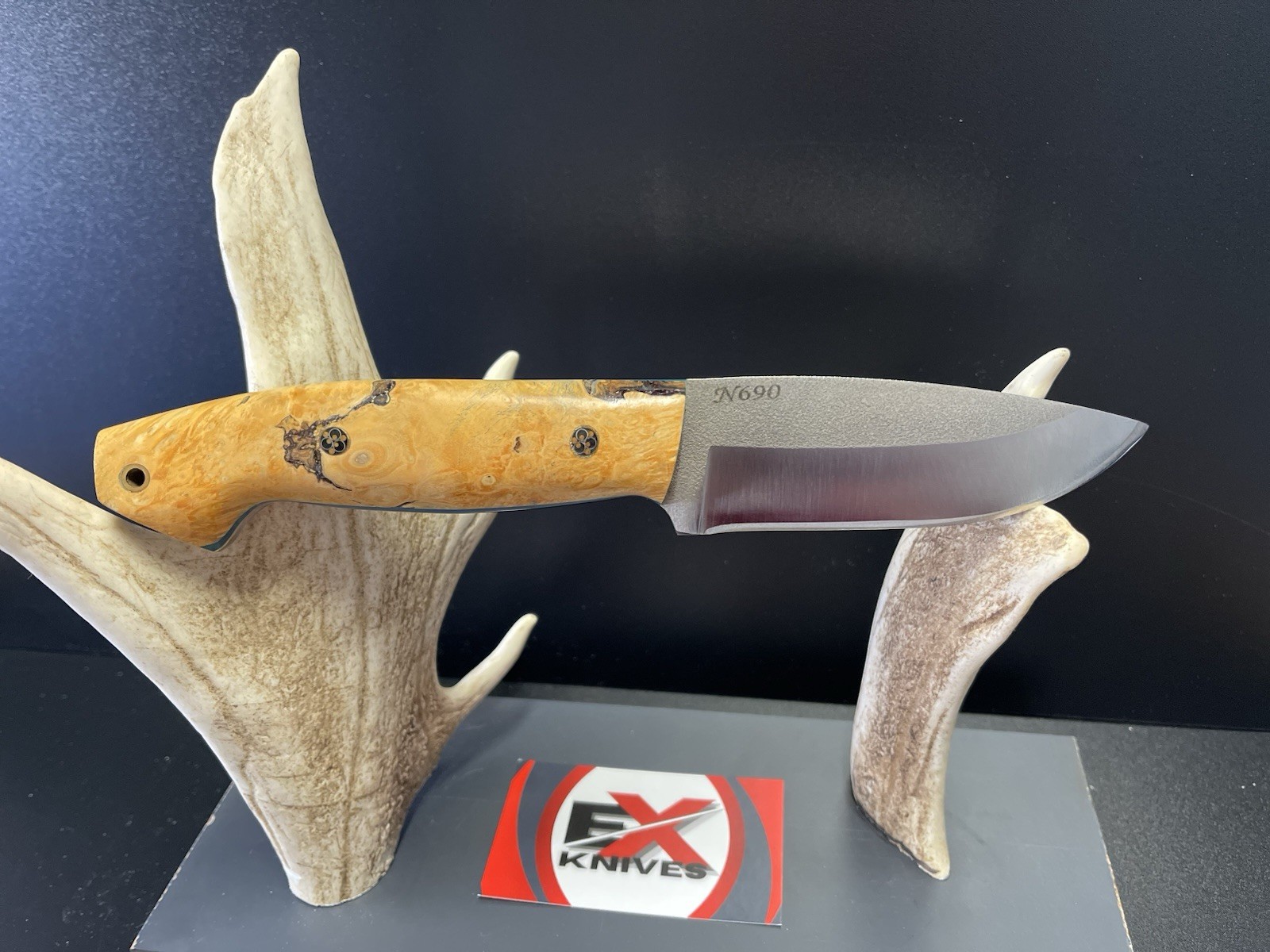 fixed blade hunting knives