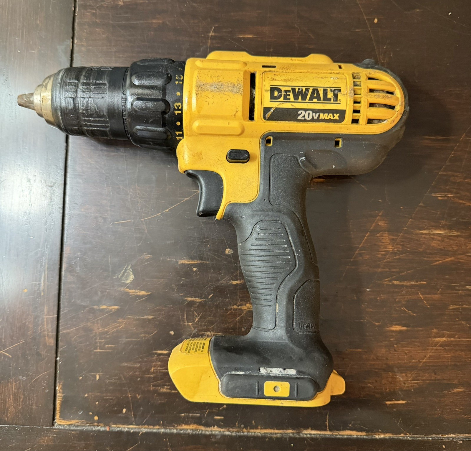 DEWALT DCD771 Cordless Drill Driver 20V TOOL ONLY AO1051961 Tested *Works*
