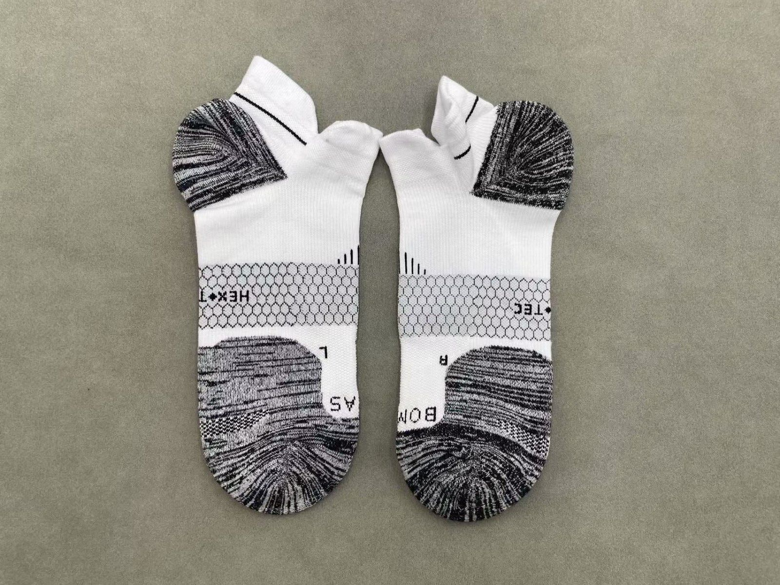 5 Pairs Bombas Men's Hex Tec Lightweight Running Ankle Socks Size L 9-13 white