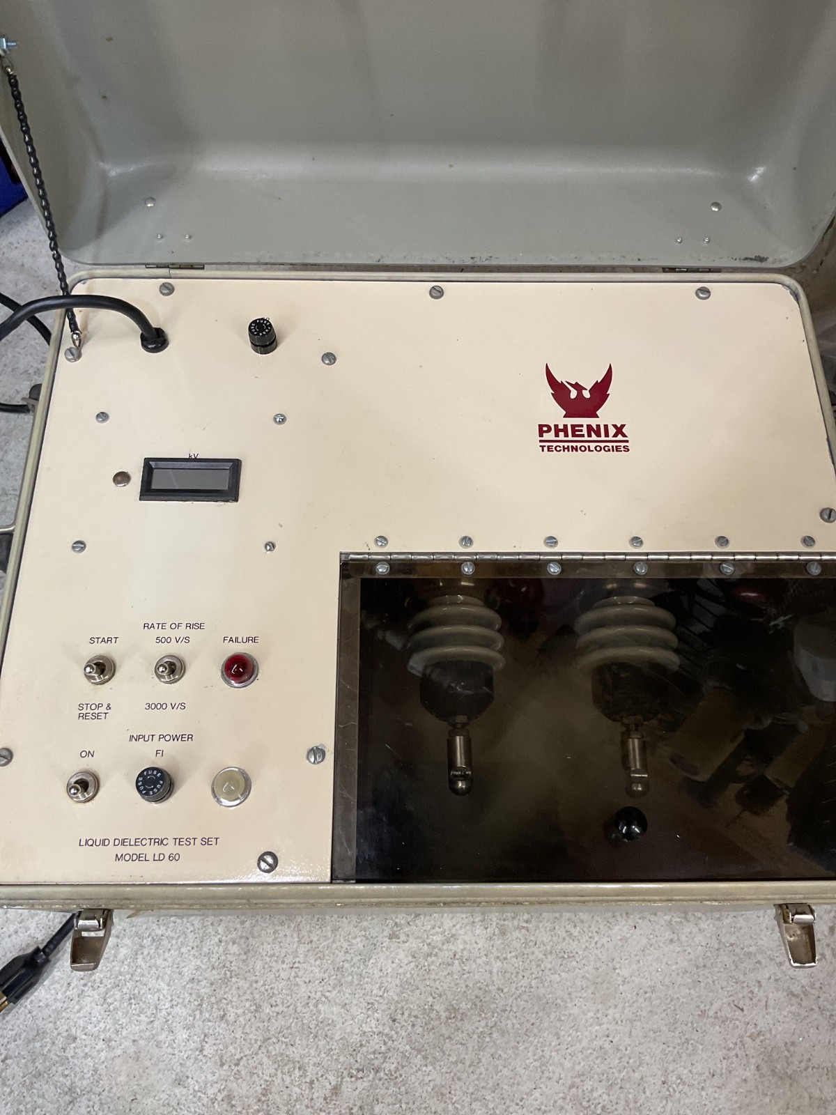 Phenix Technologies LD60 60 kVAC Oil Dielectric Test Set powers up no returns