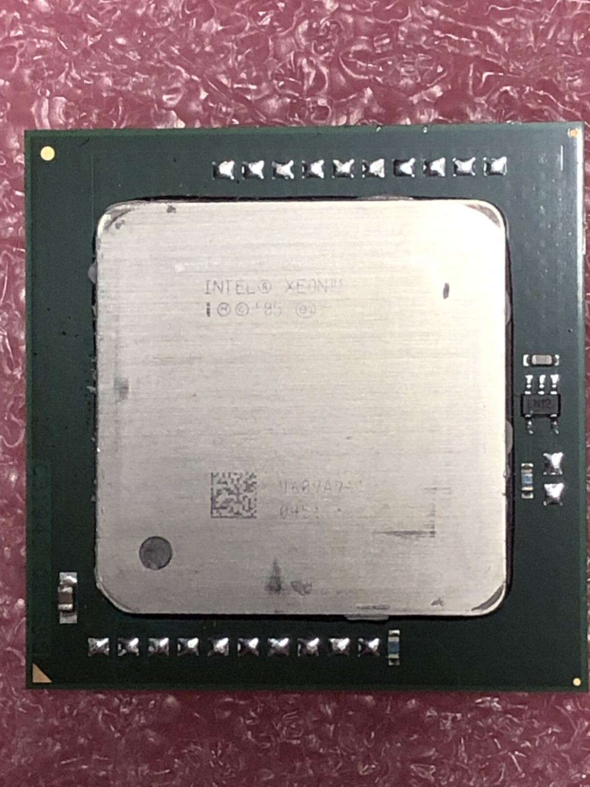 SL8KQ INTEL XEON 3.2GHZ / 1M /800 PROC