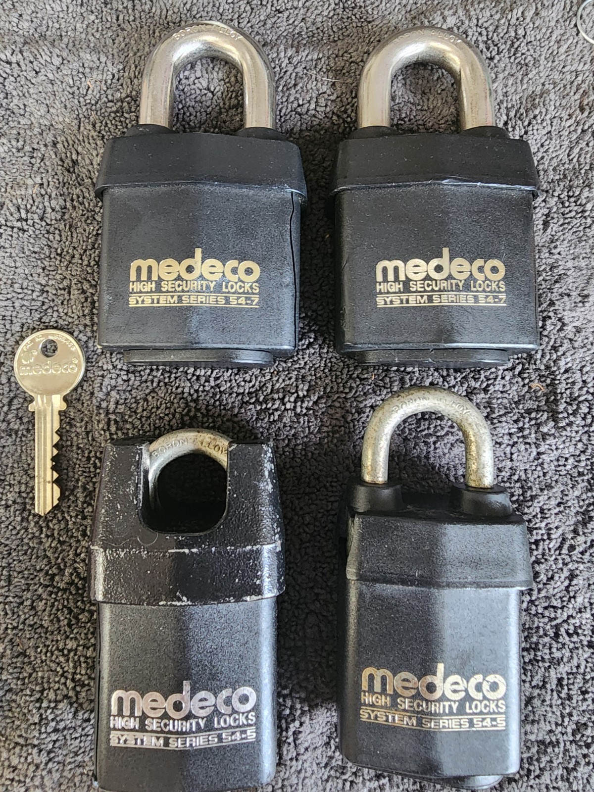 4 MEDECO Padlocks KEYED ALIKE 54 SerieS Weather Guard Heavy DUTY.