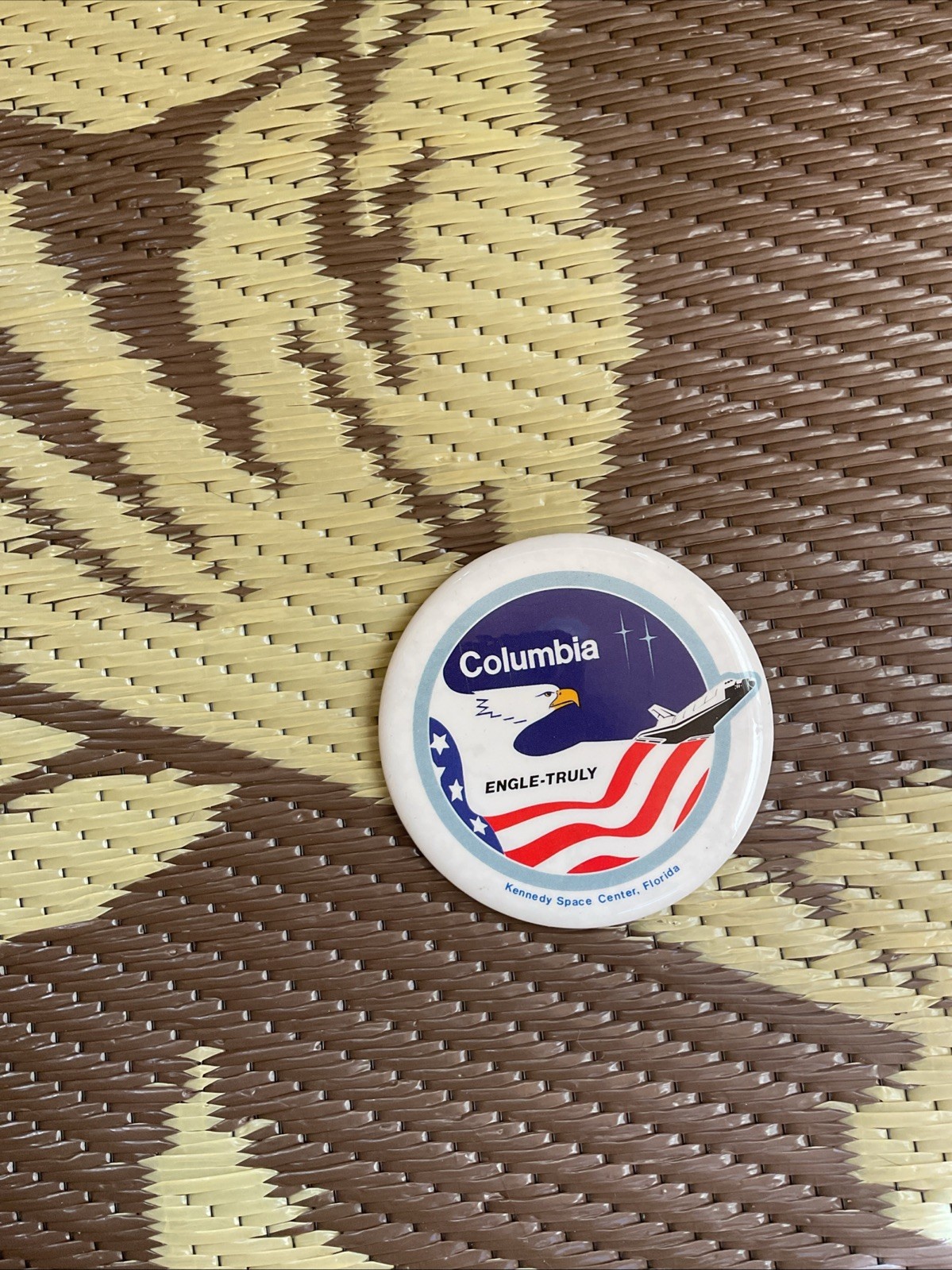 1981 Columbia Space Shuttle Engle Truly Pin Button Vintage