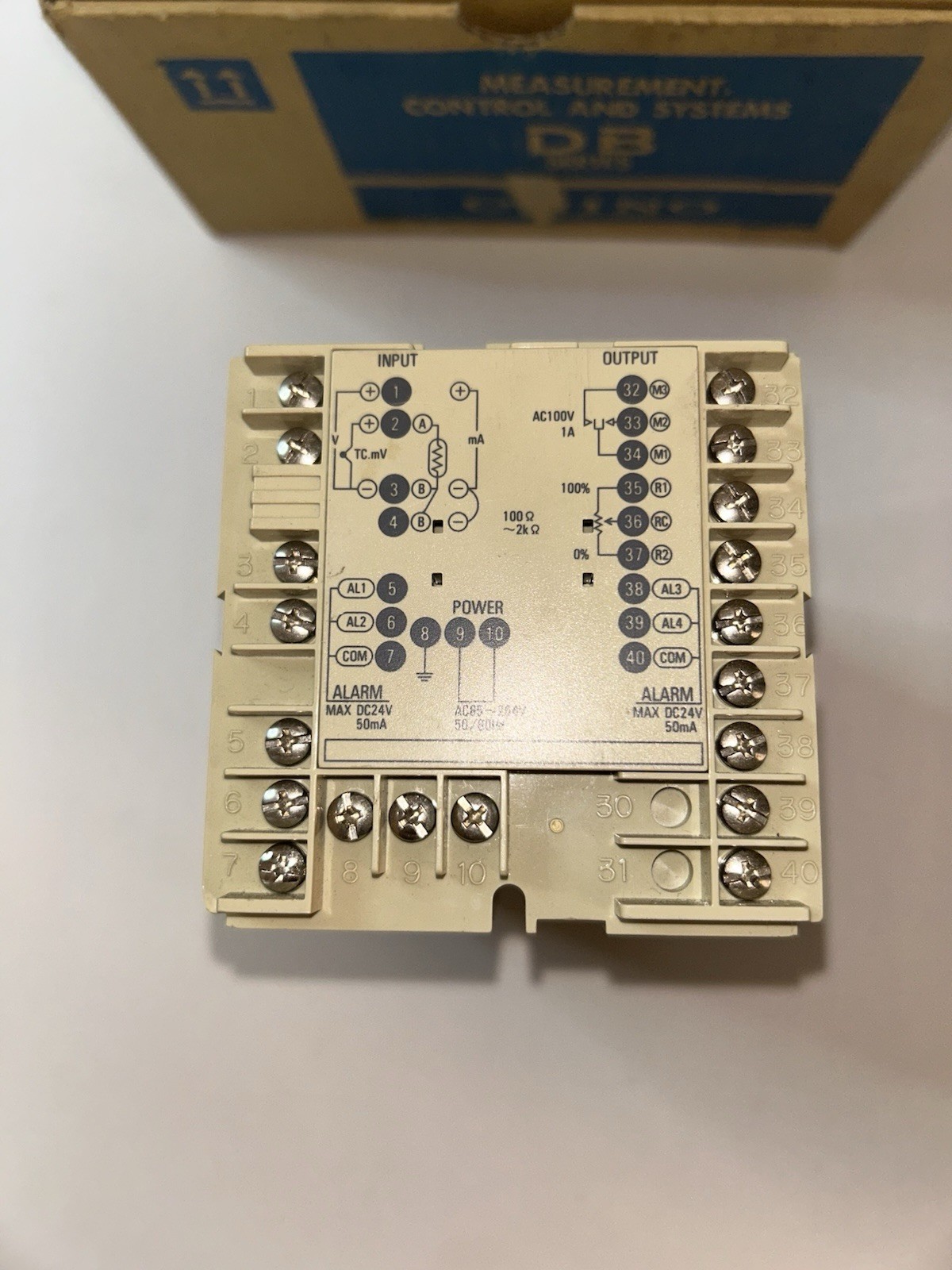 CHINO MODEL DB Temperature Controller DB