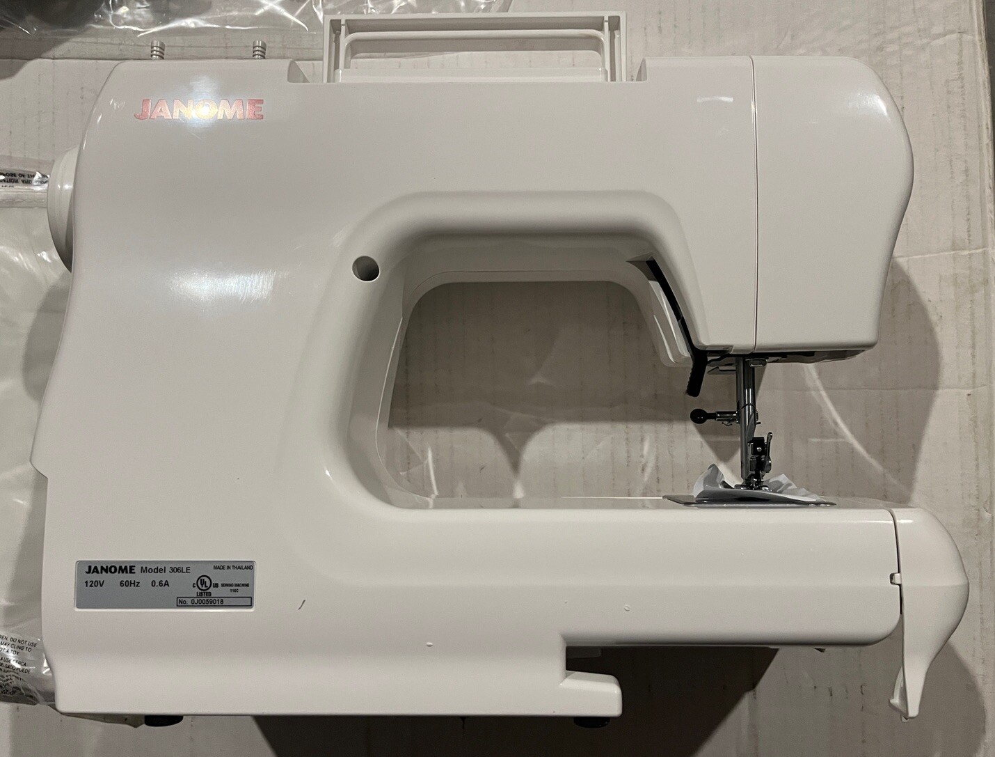Janome 2212 Mechanical Sewing Machine