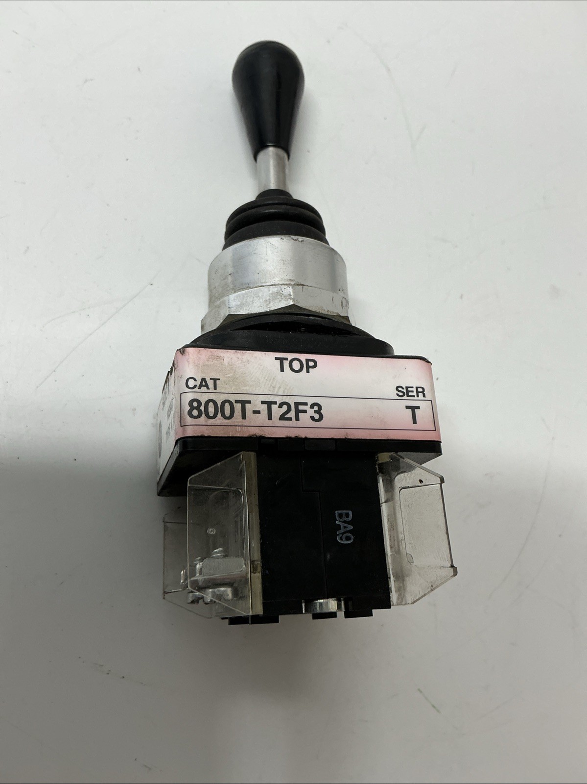 Allen-Bradley 800T-T2F2 Series A Toggle Switch. AC-028