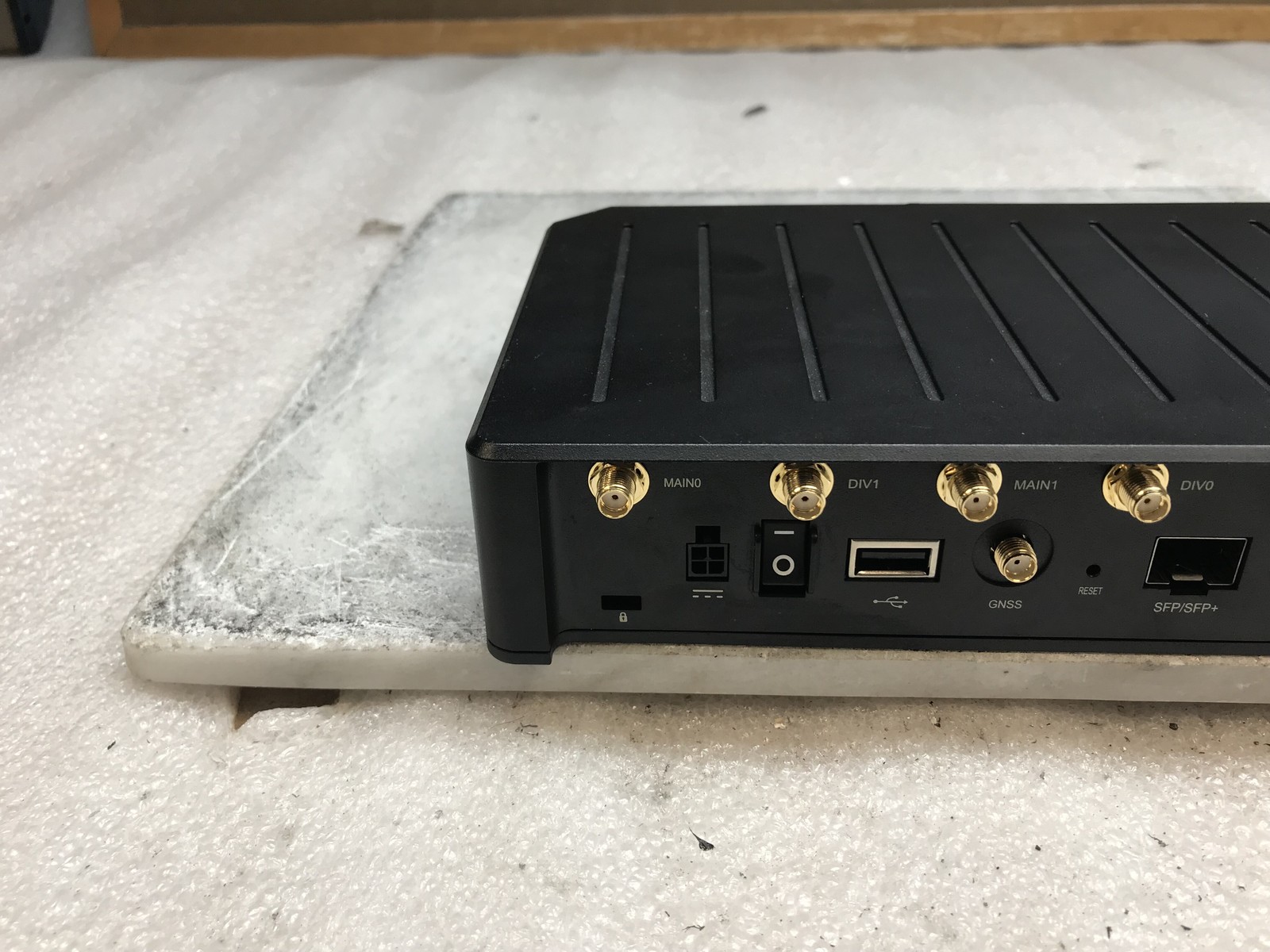 Cradlepoint E300-C18B Series Enterprise Router E300 No Antennas