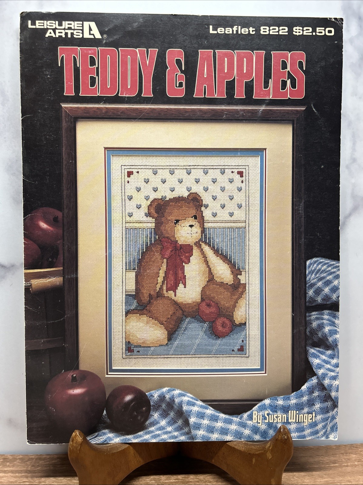 Leisure Arts Teddy & Apples Leaflet 822 Cross Stitch Vintage 1989