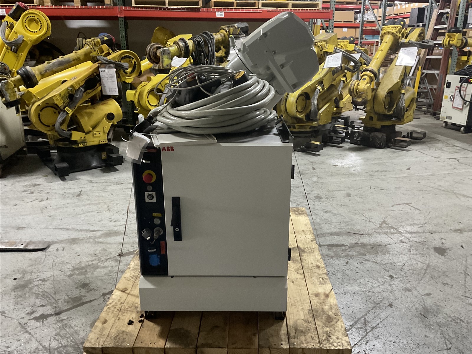 ABB ROBOT IRB4600 WITH CONTROLLER IRC5 SN: 4600-104574