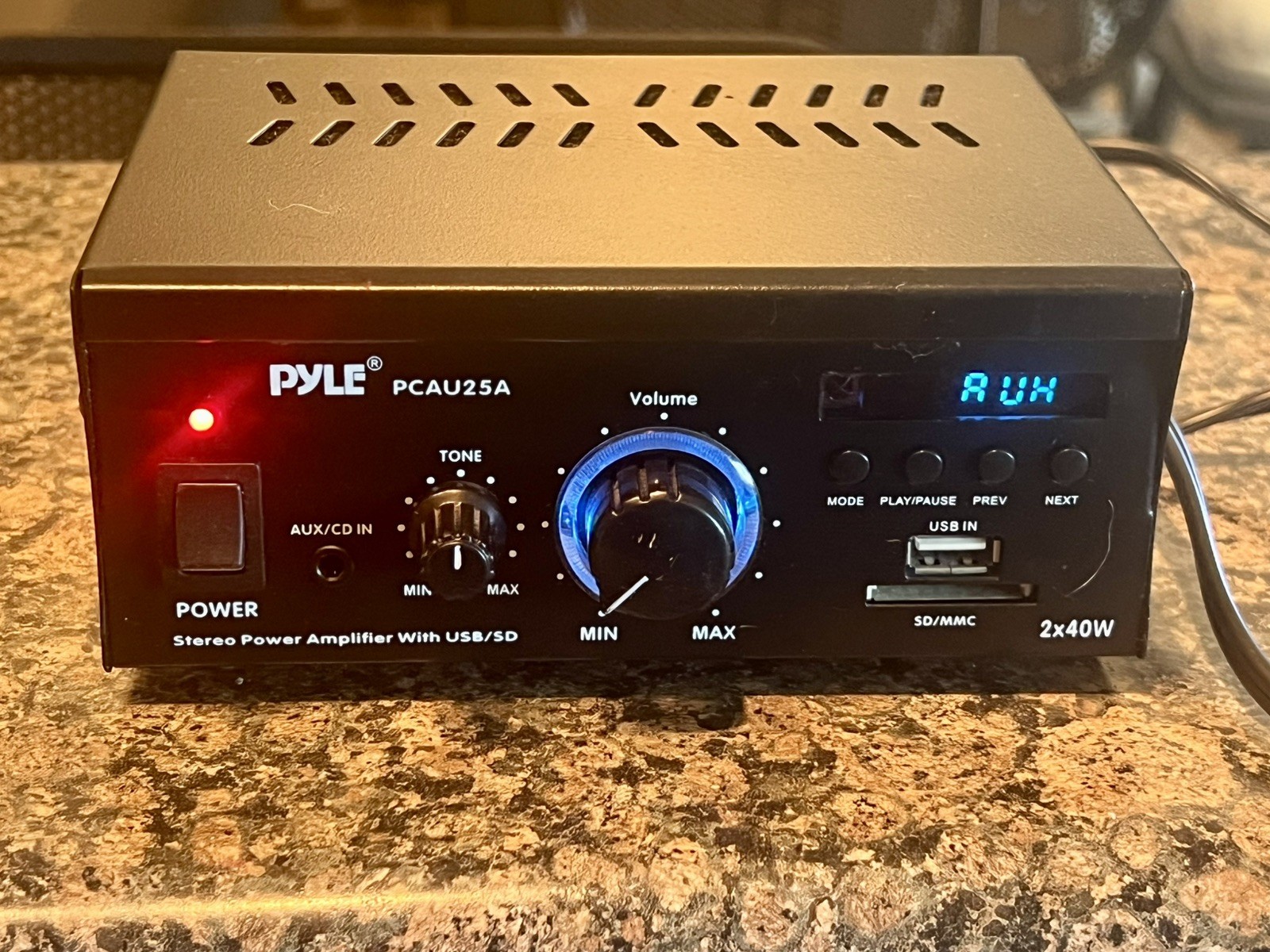 Pyle PCAU25A Black Power Amplifier - l