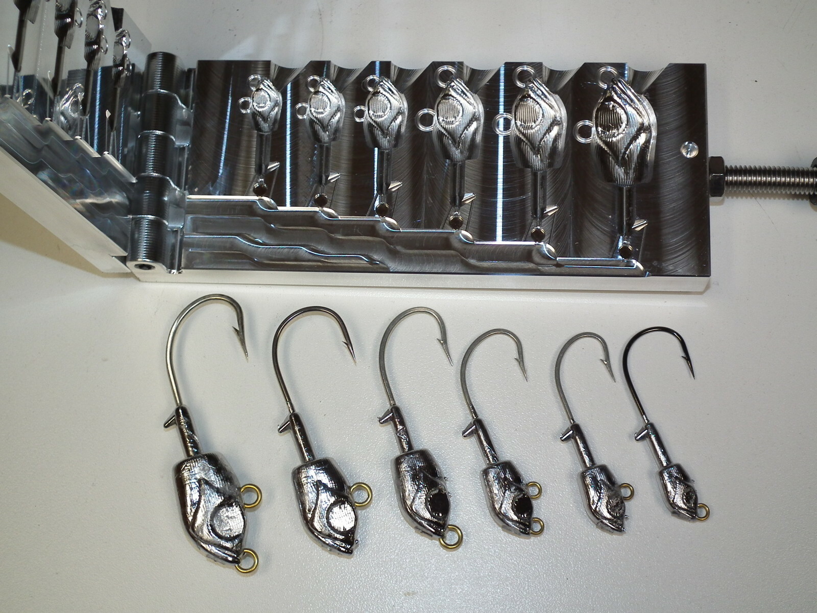 Saltwater Guppy Jig -2 Barbed mold 1/2-3oz 3407 CNC Mad Shadder Swimbait
